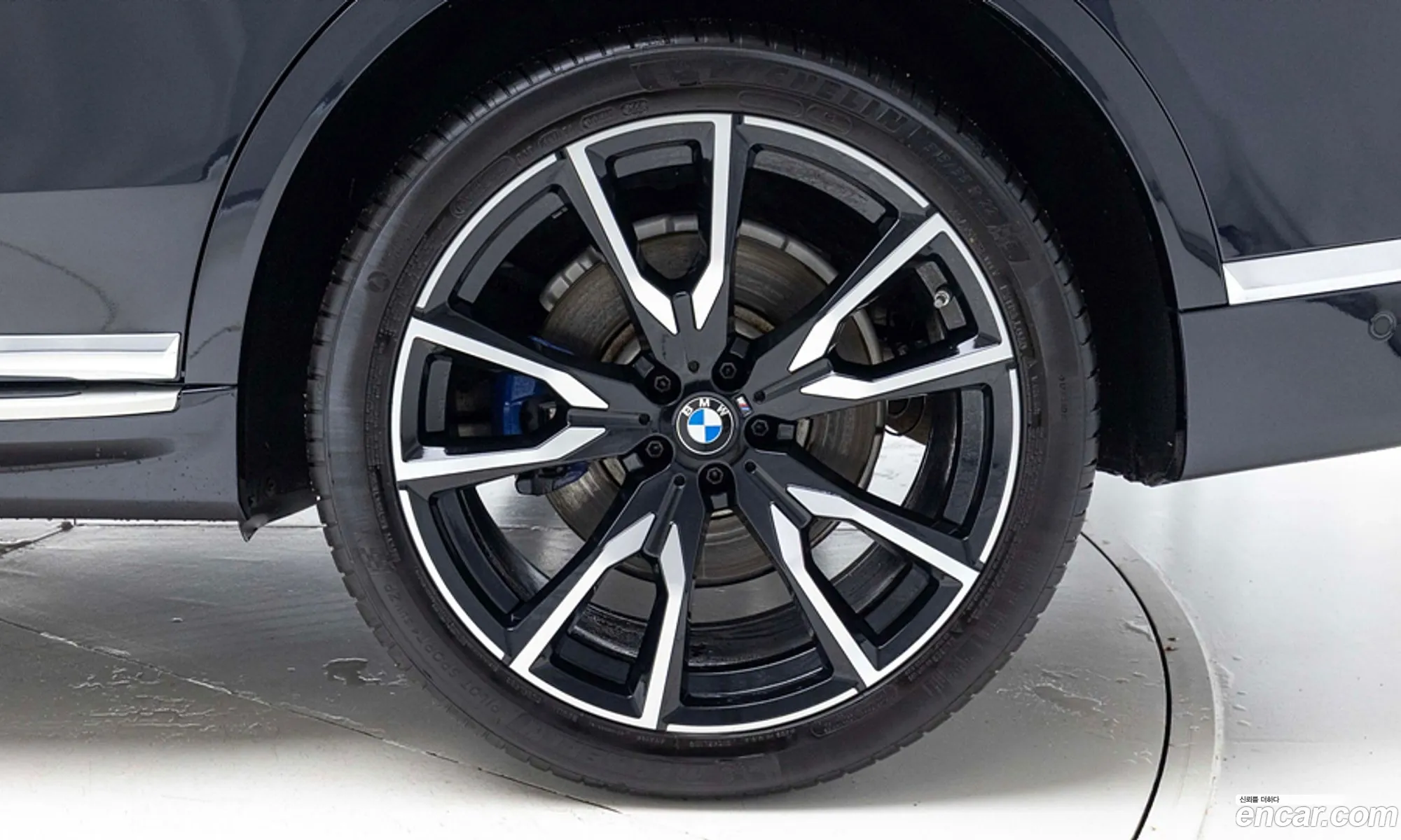 BMW X7 2021 — 8