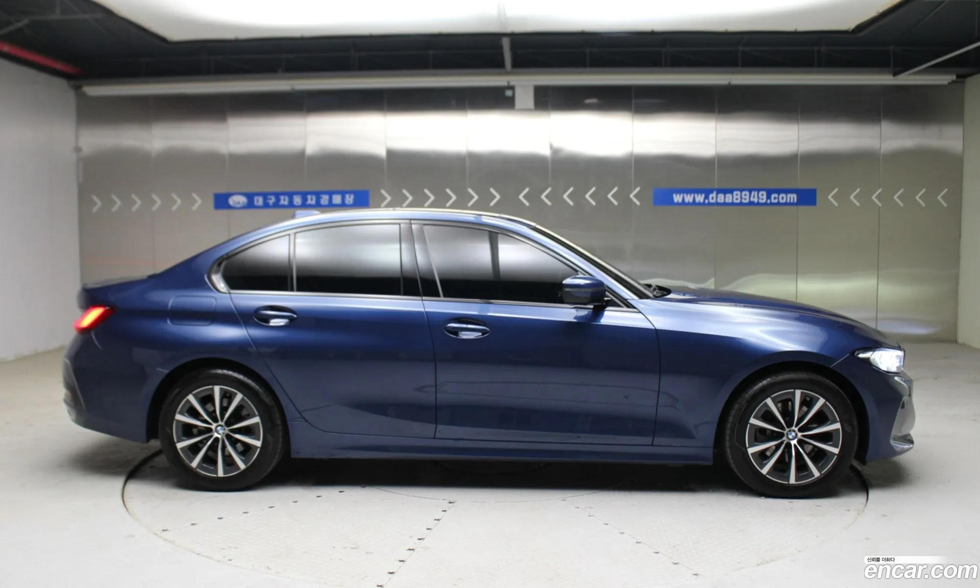 BMW 3 Series 2023 — 16