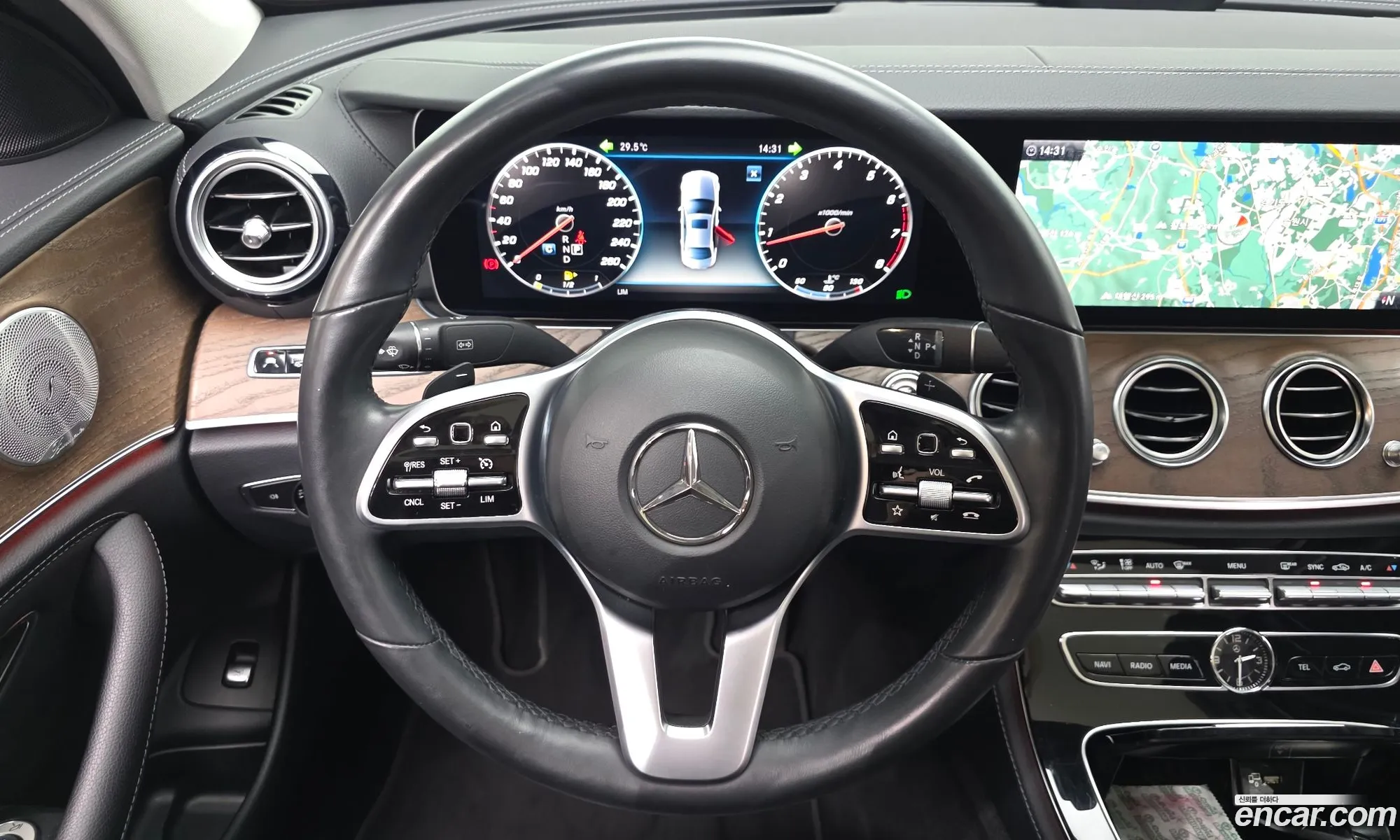Mercedes-Benz E-Class W213 2019 — 30