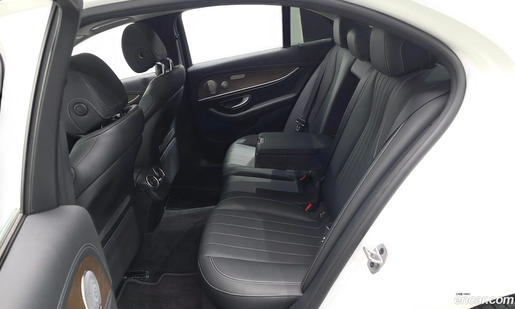 Mercedes-Benz E-Class W213 2019 — 23