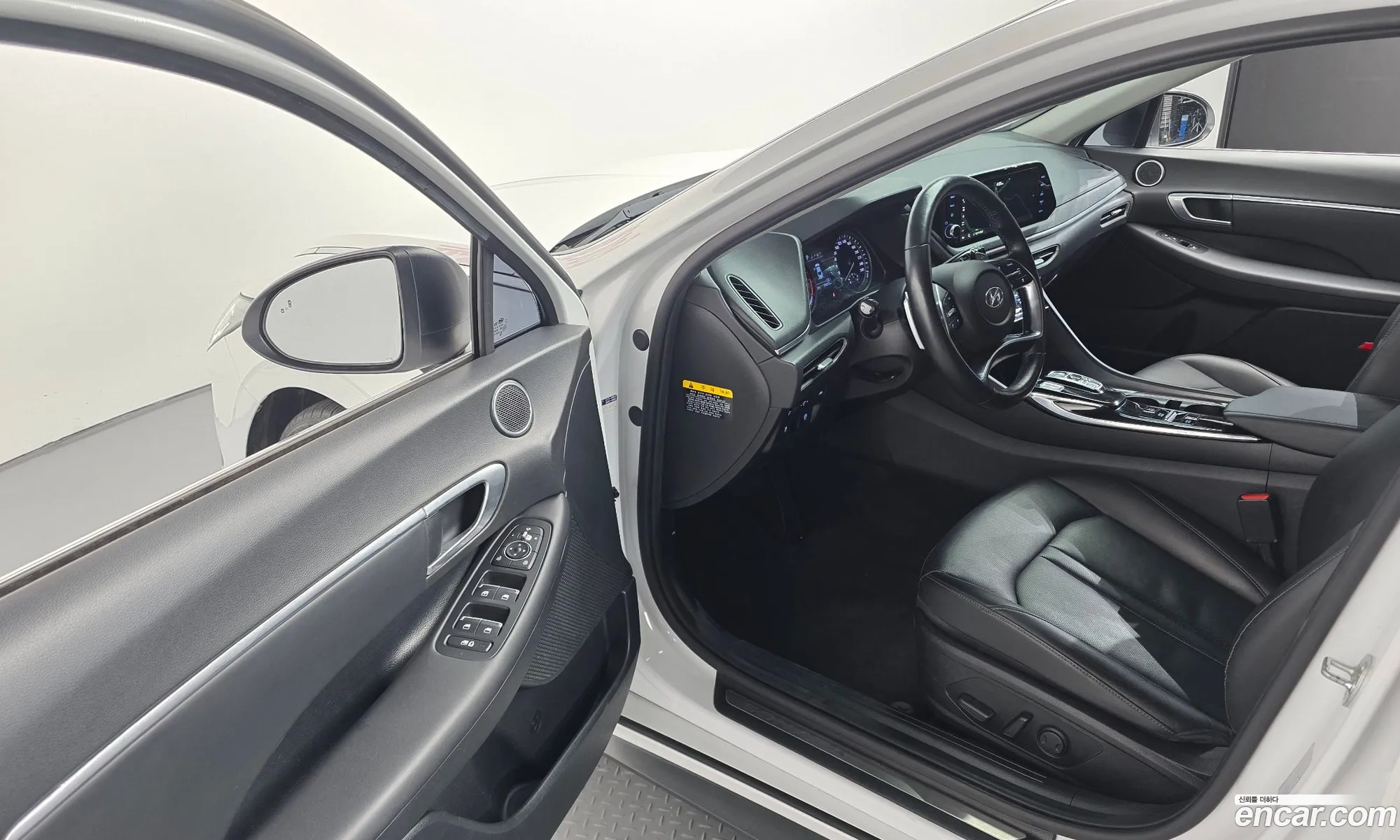 Hyundai Sonata 2019 — 19