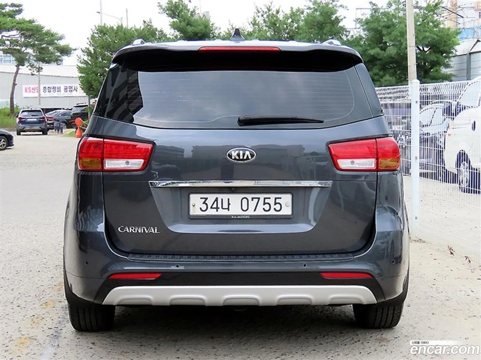 Kia Carnival 2016 — 16