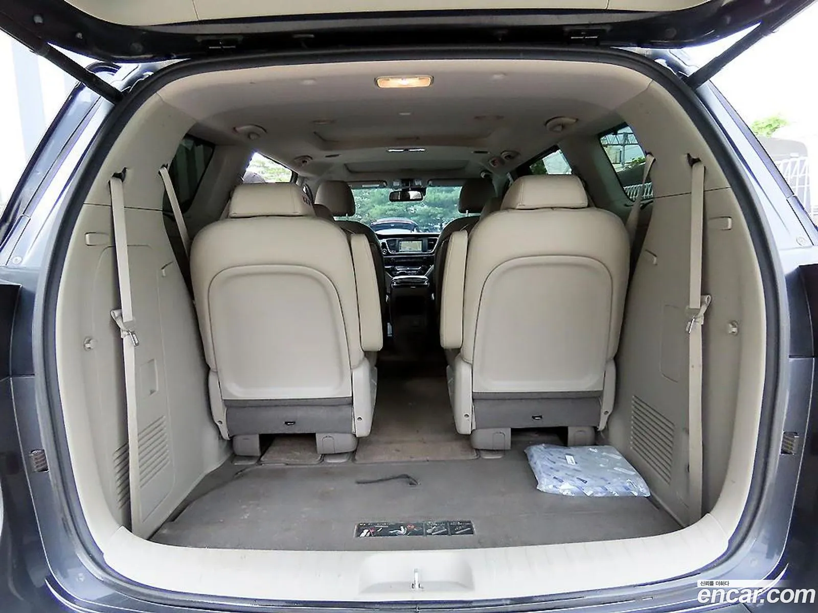 Kia Carnival 2016 — 12