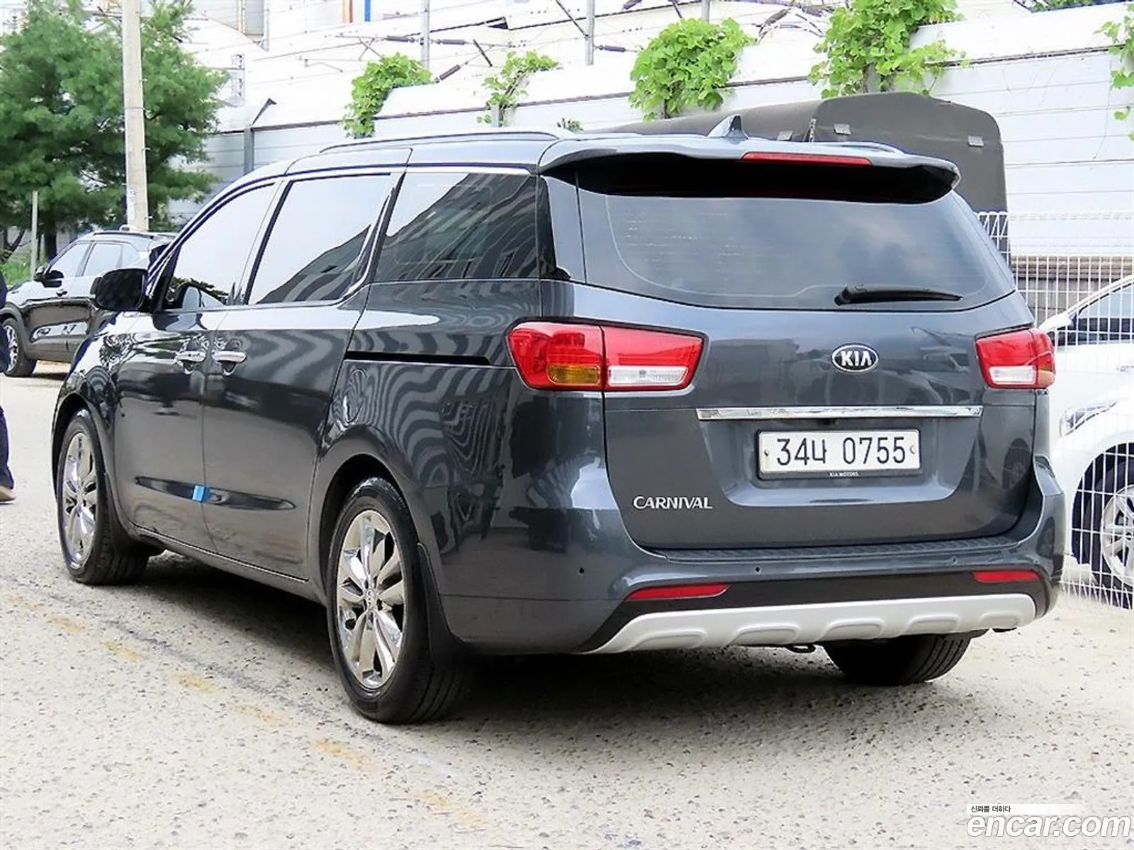 Kia Carnival 2016 — 13