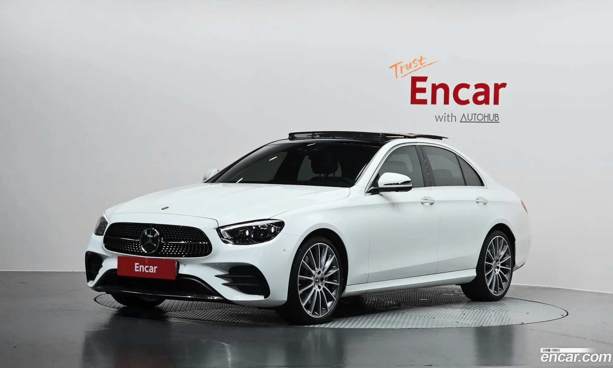 Mercedes-Benz E-Class W213 2022 — 32