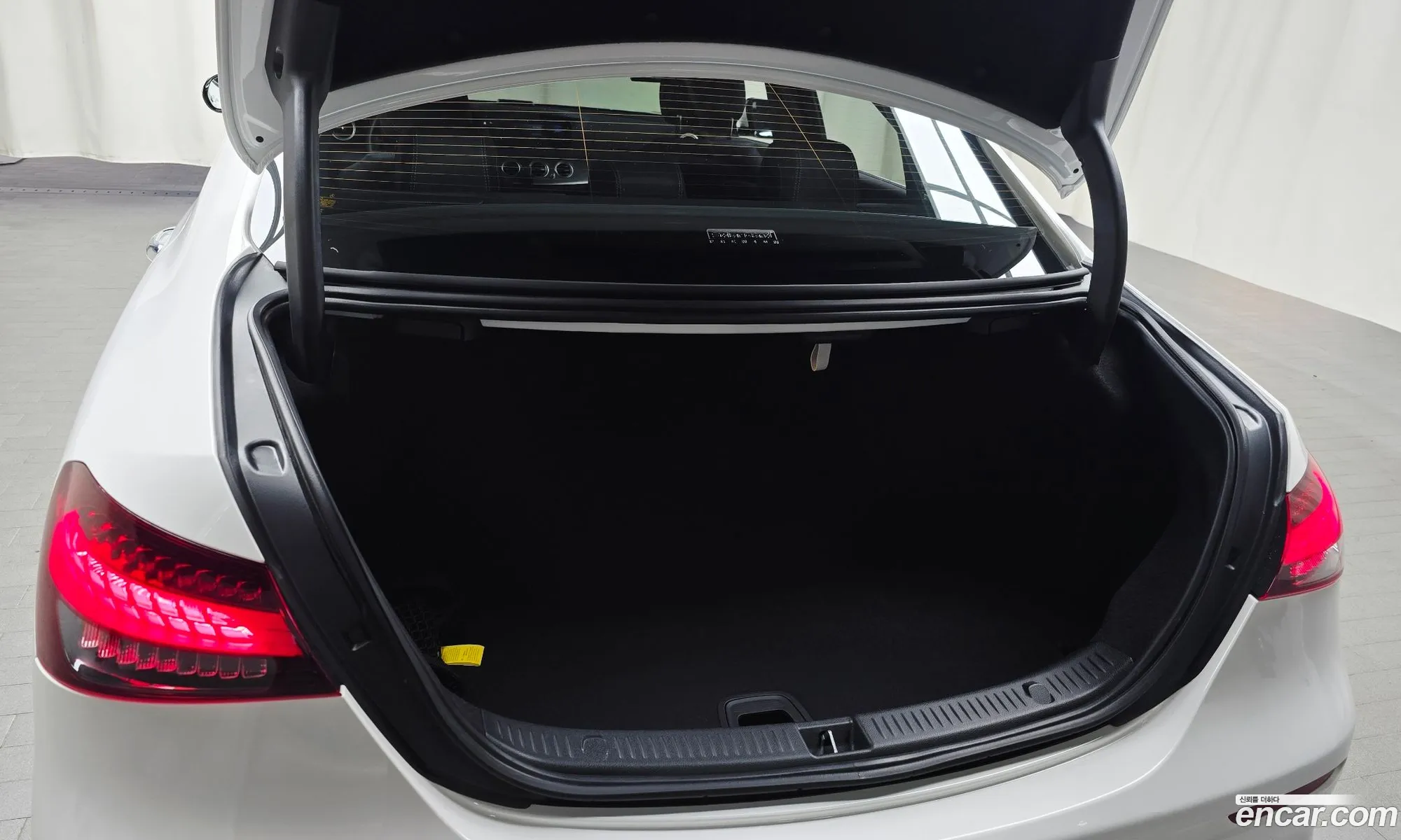 Mercedes-Benz E-Class W213 2022 — 34