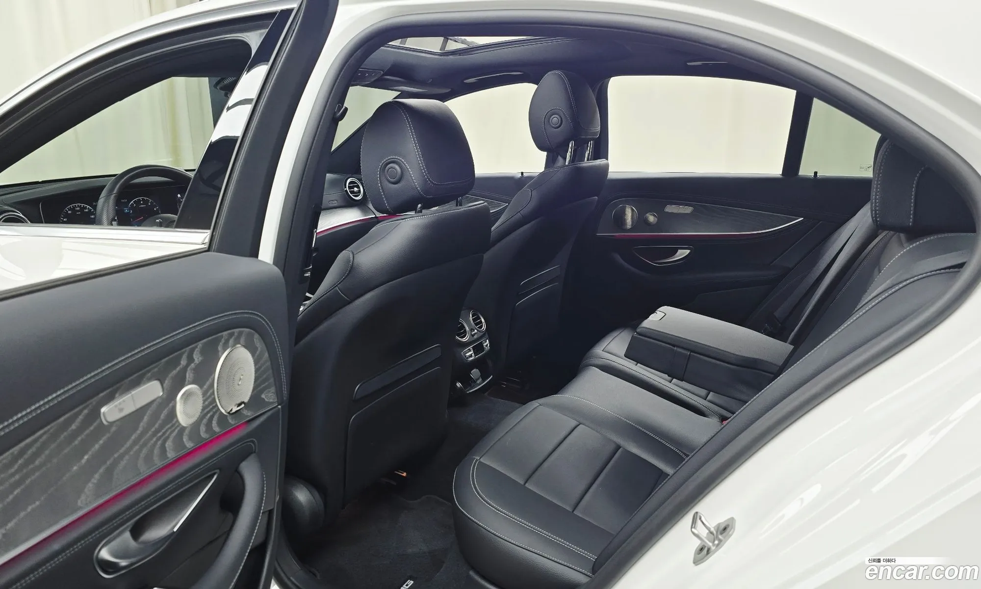 Mercedes-Benz E-Class W213 2022 — 11