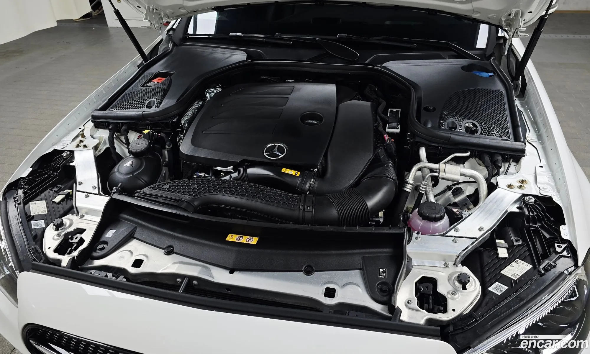 Mercedes-Benz E-Class W213 2022 — 28