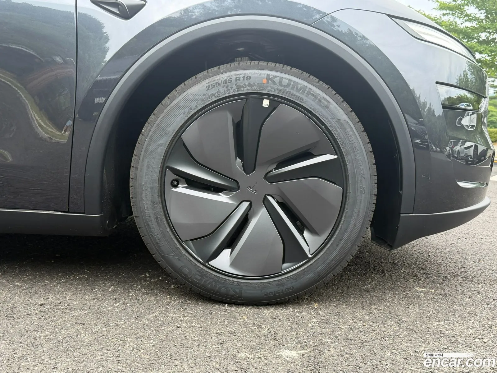 Tesla Model Y 2026 — 2