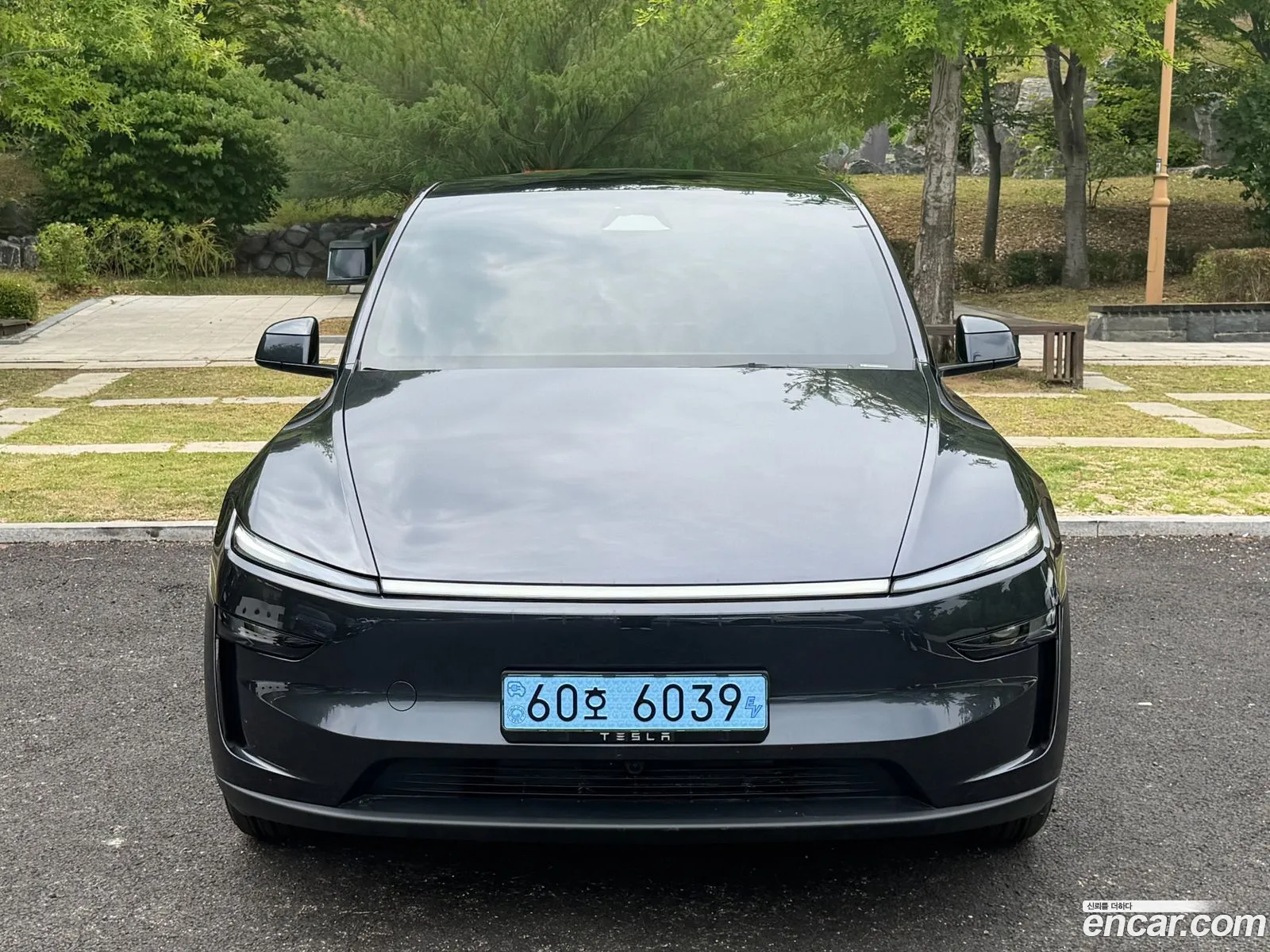 Tesla Model Y 2026 — 9