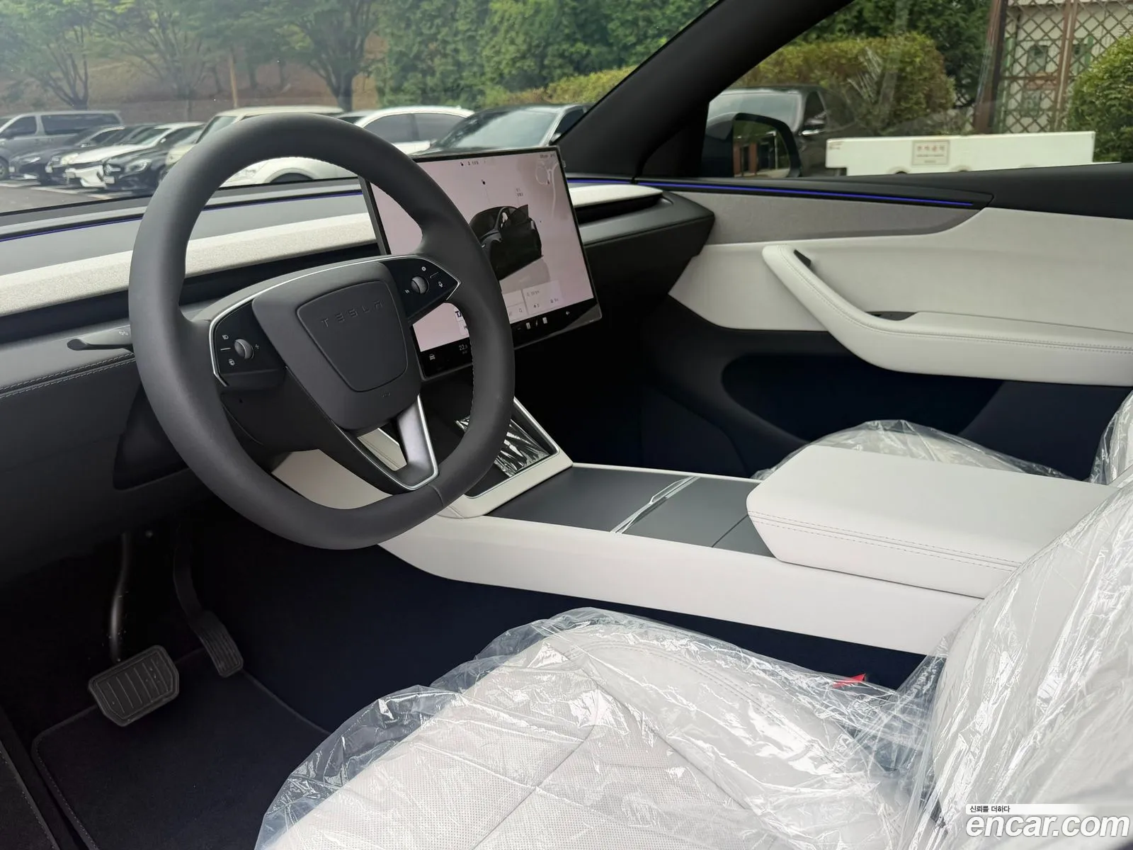 Tesla Model Y 2026 — 7
