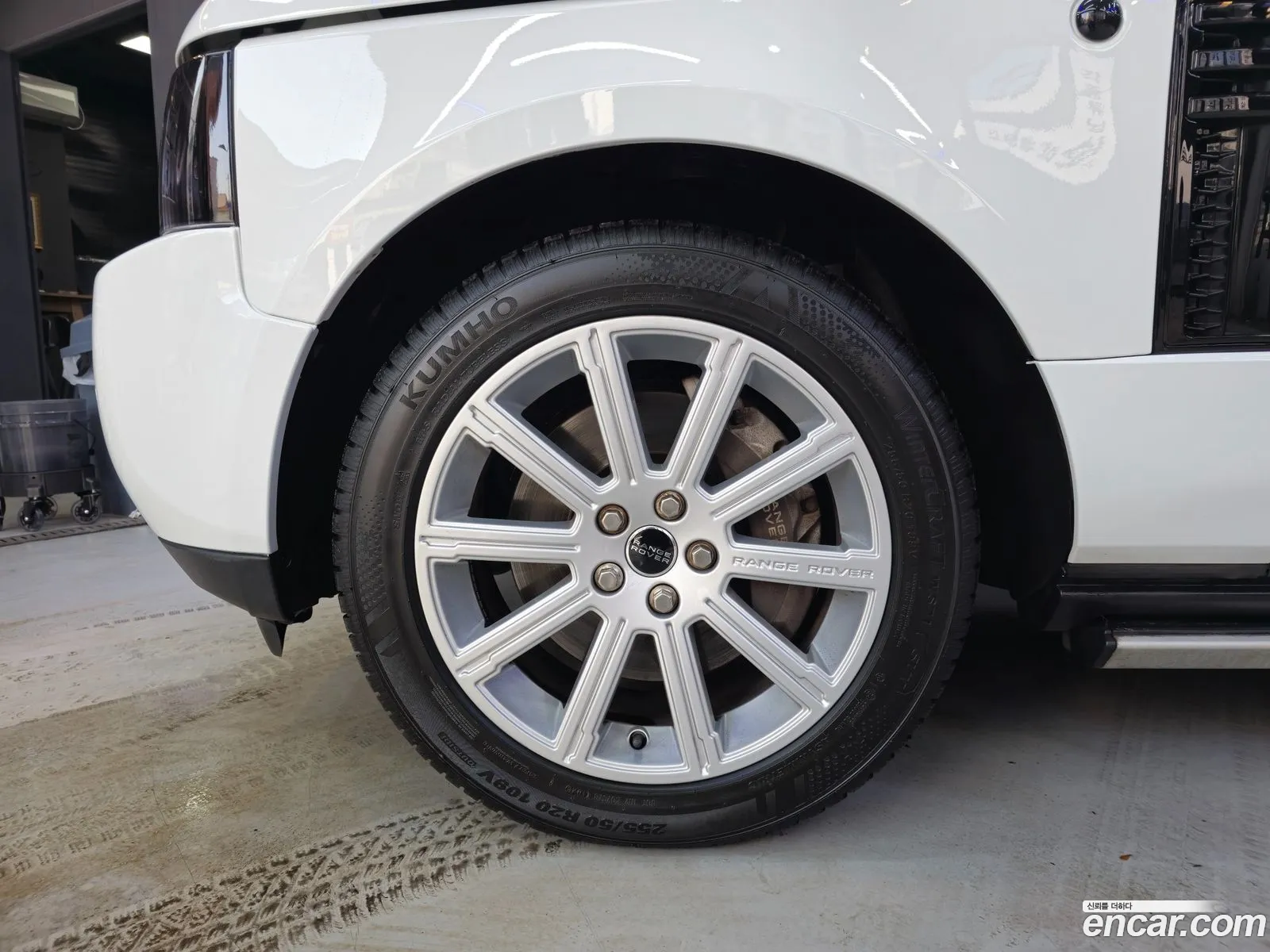 Land Rover Range Rover 2012 — 17
