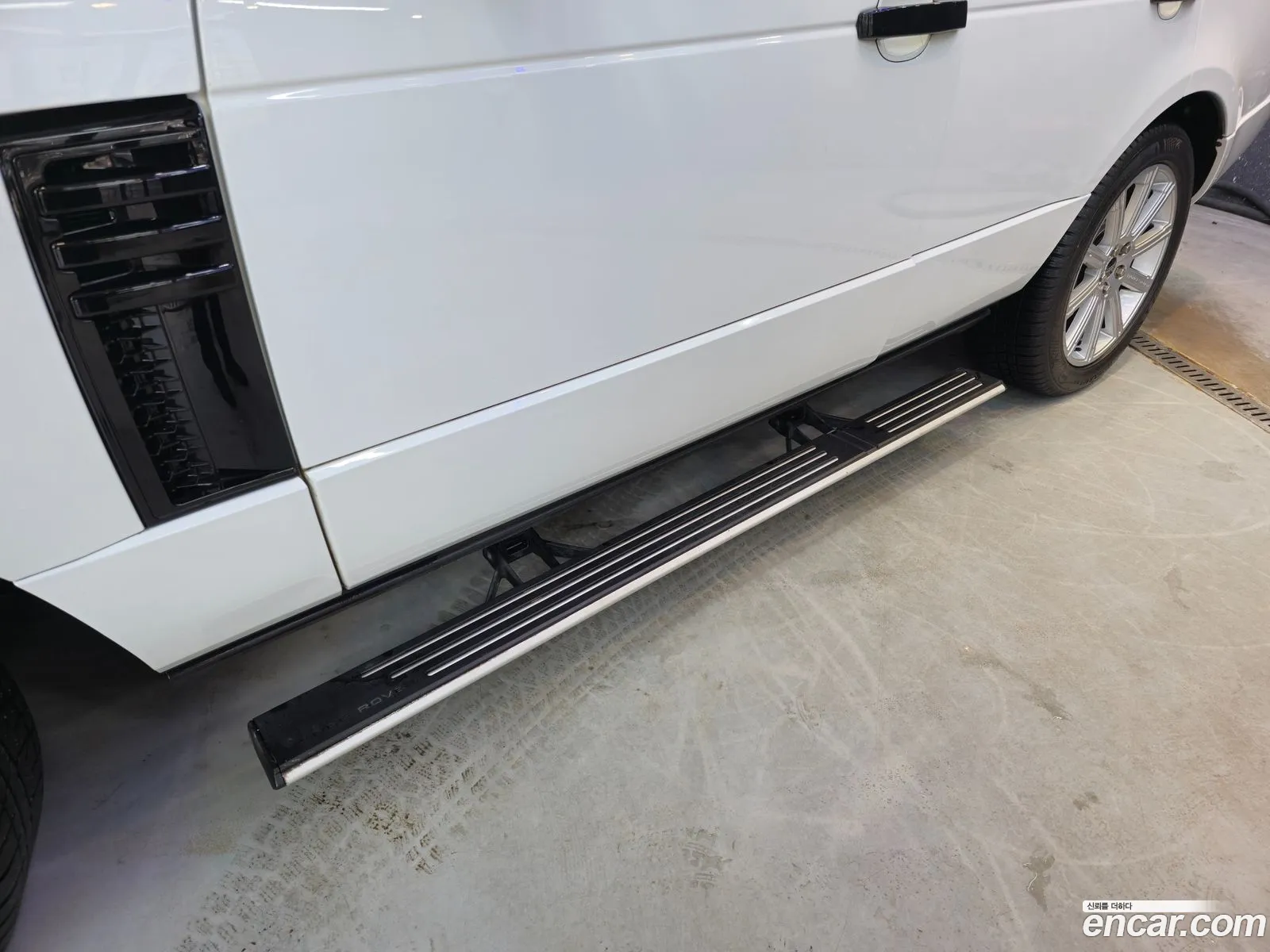 Land Rover Range Rover 2012 — 13