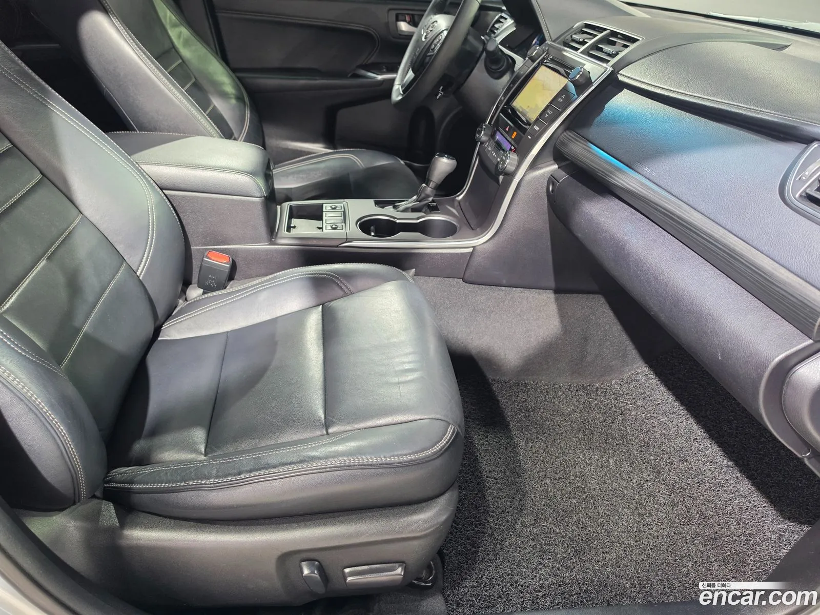 Toyota Camry 2016 — 18