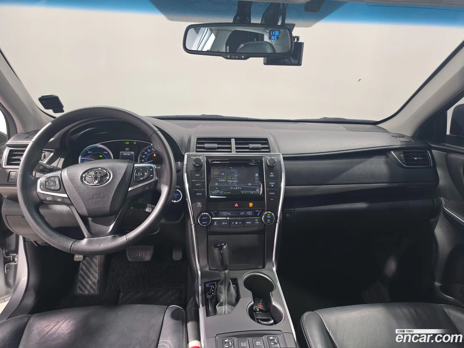 Toyota Camry 2016 — 11