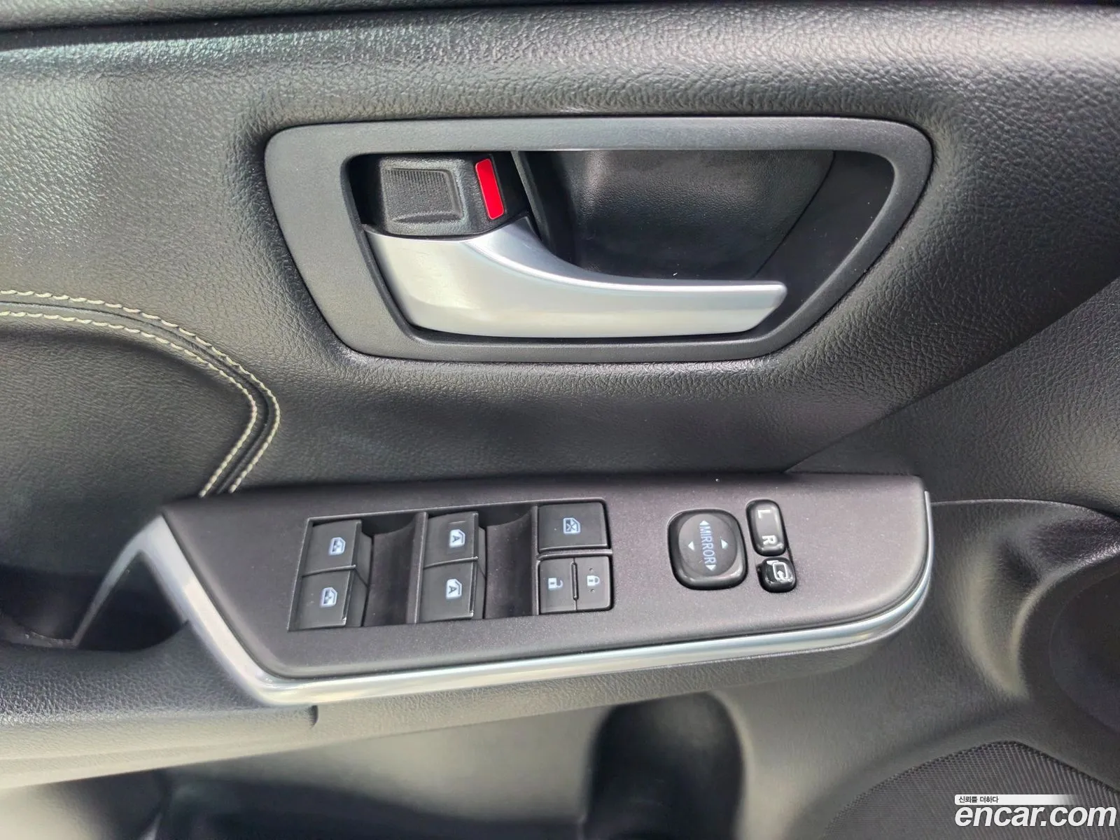 Toyota Camry 2016 — 14