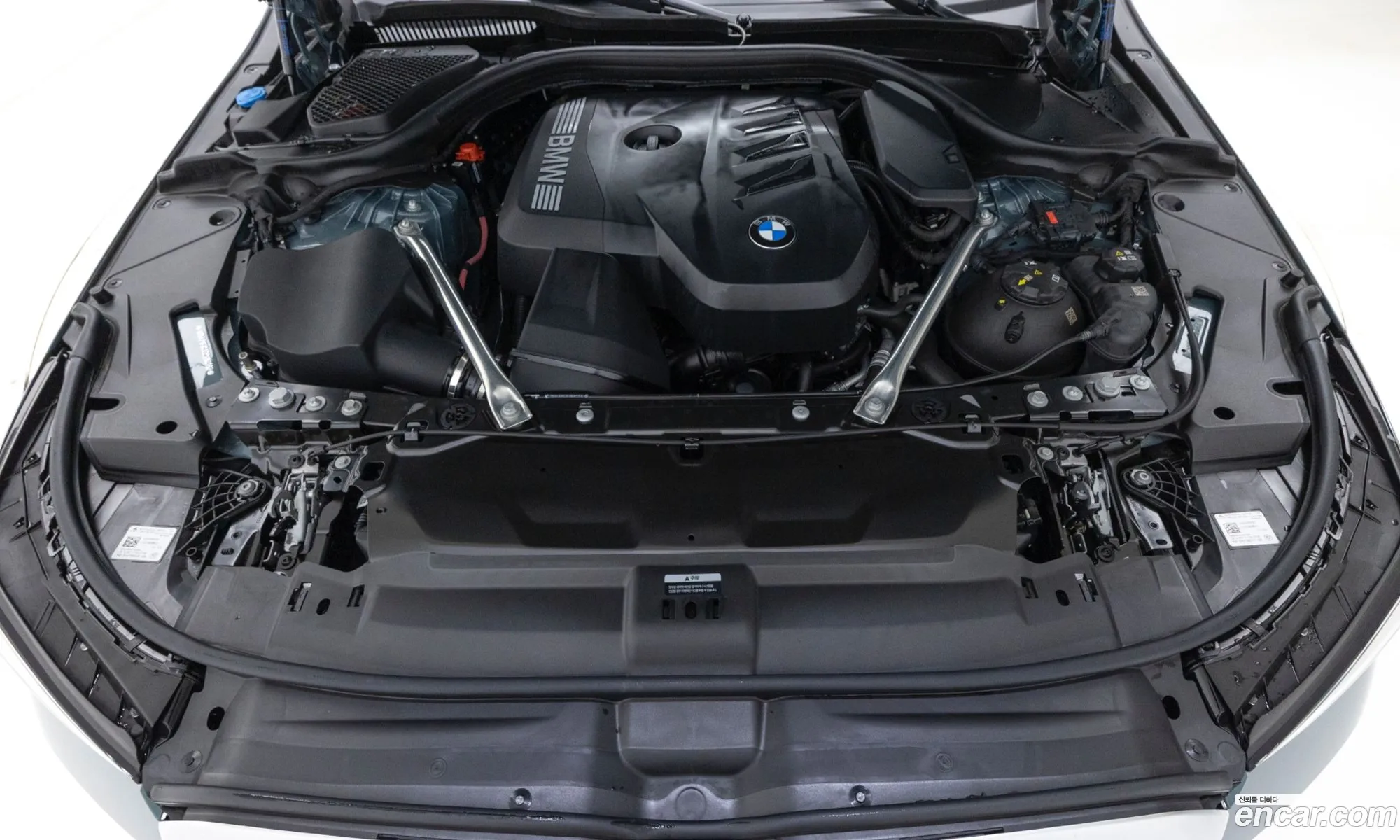 BMW 5 Series 2025 — 19
