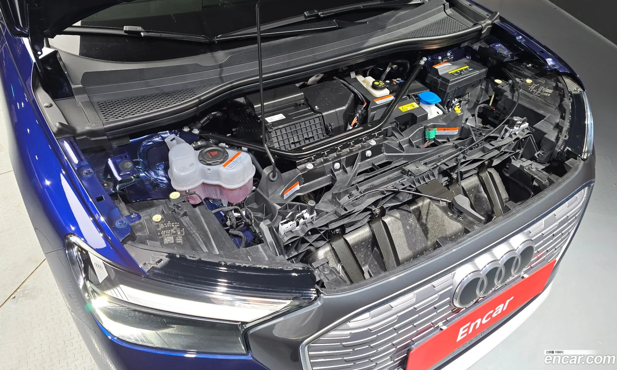 Audi Q4 e-tron 2025 — 8