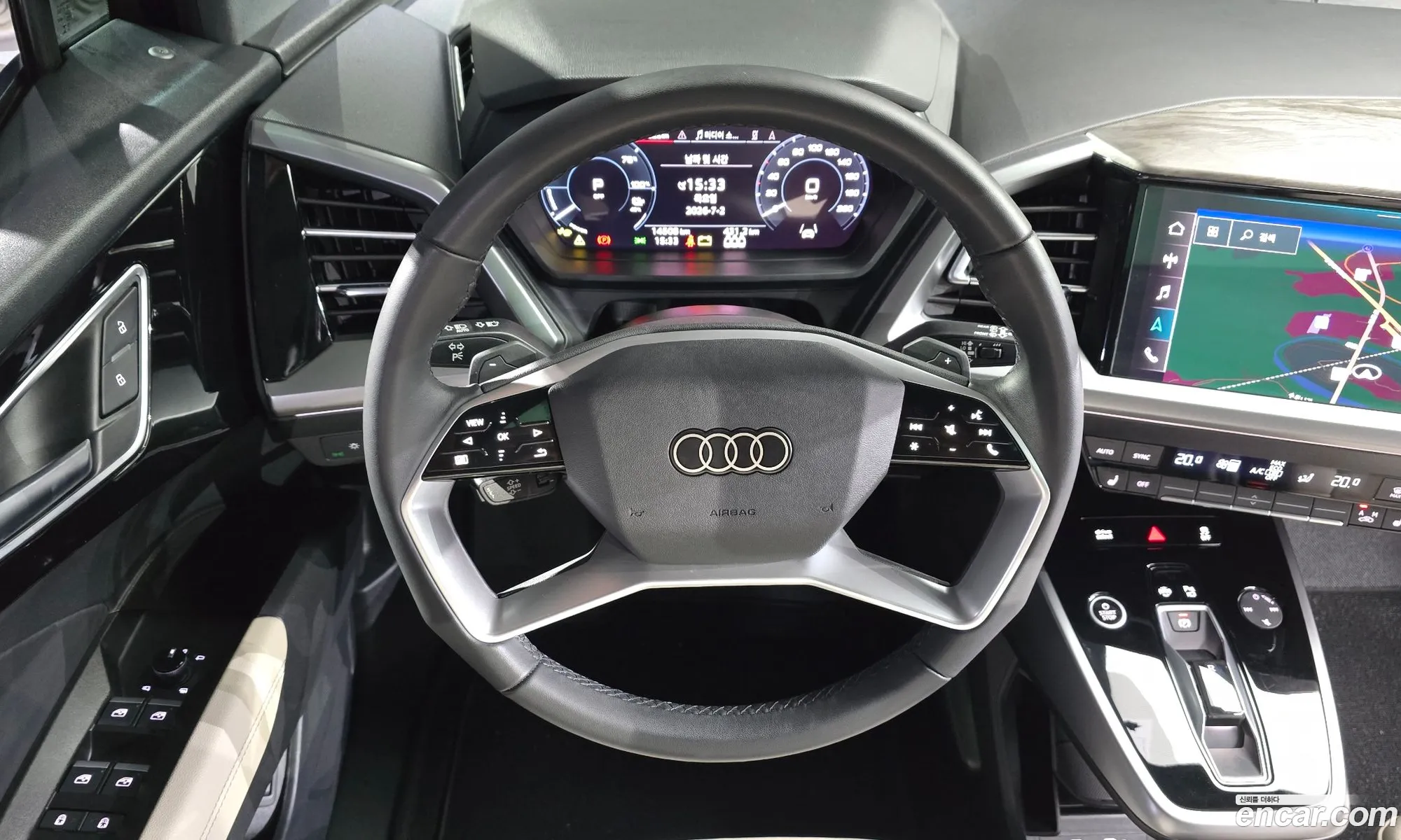 Audi Q4 e-tron 2025 — 18