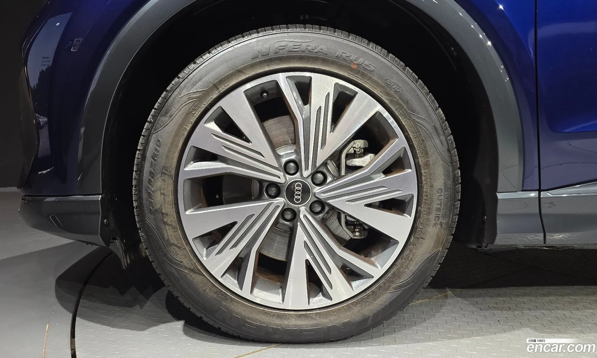 Audi Q4 e-tron 2025 — 2