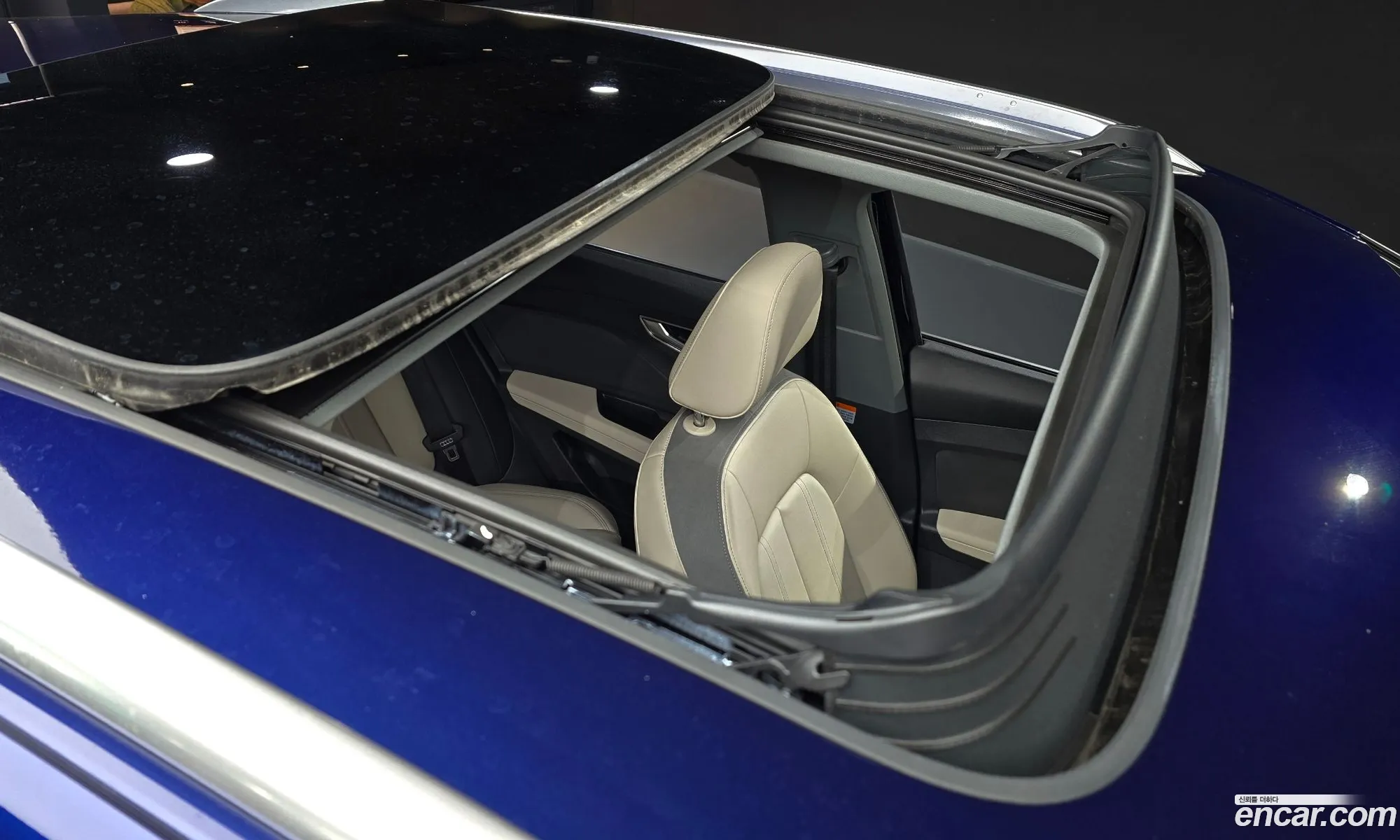 Audi Q4 e-tron 2025 — 3