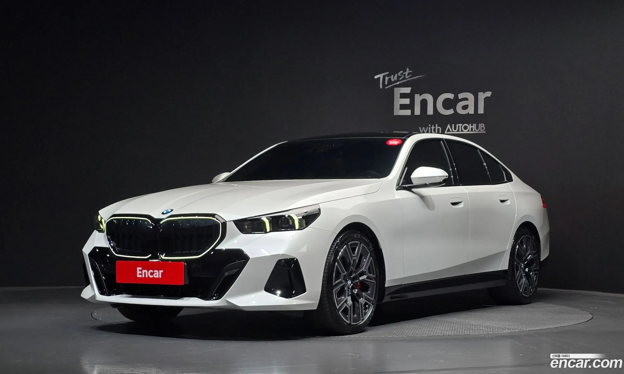 BMW 5 Series 2025 — 33