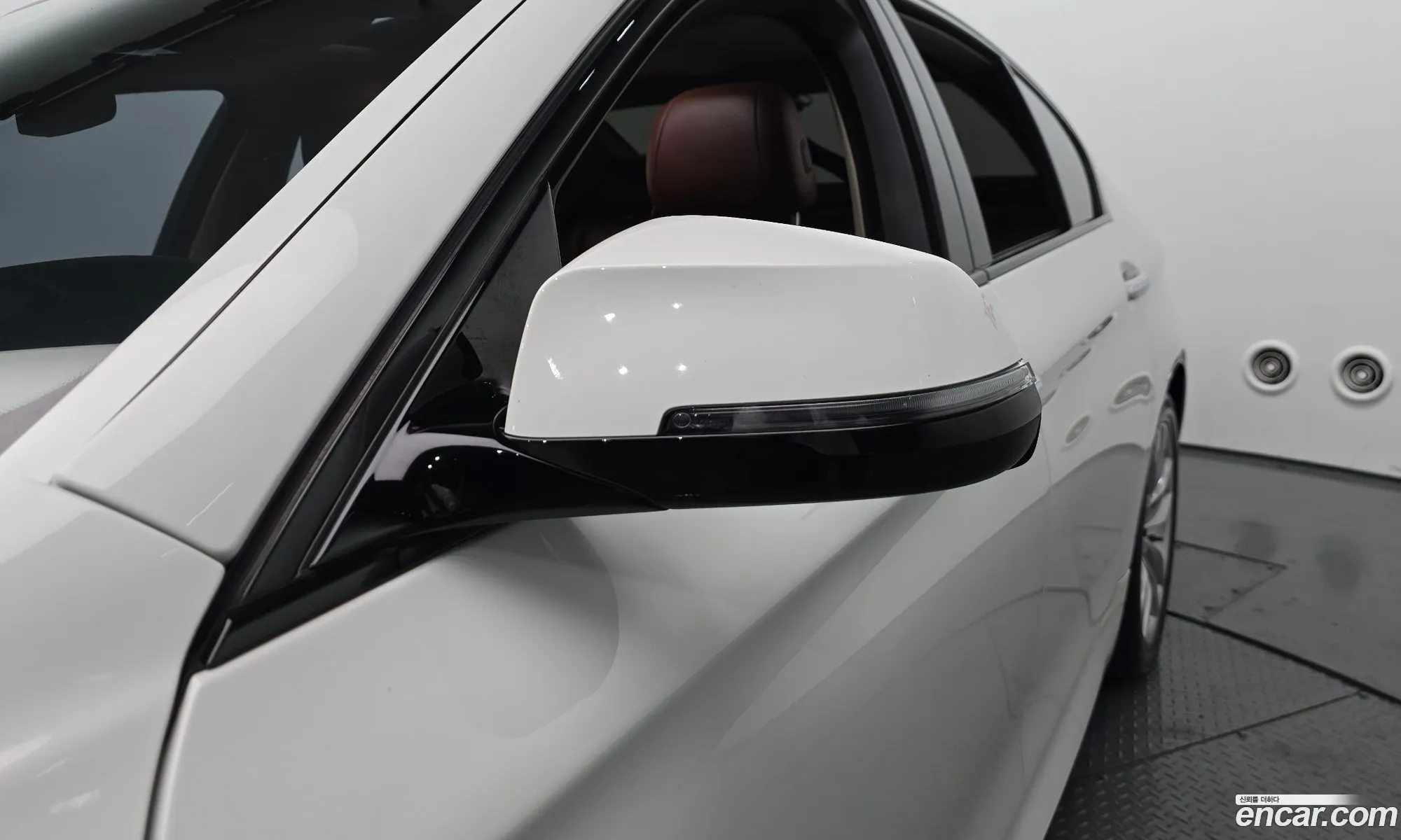 BMW 5 Series 2016 WBA5E5109GG072137 — 24