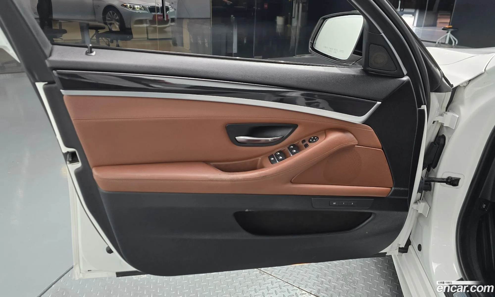 BMW 5 Series 2016 WBA5E5109GG072137 — 10