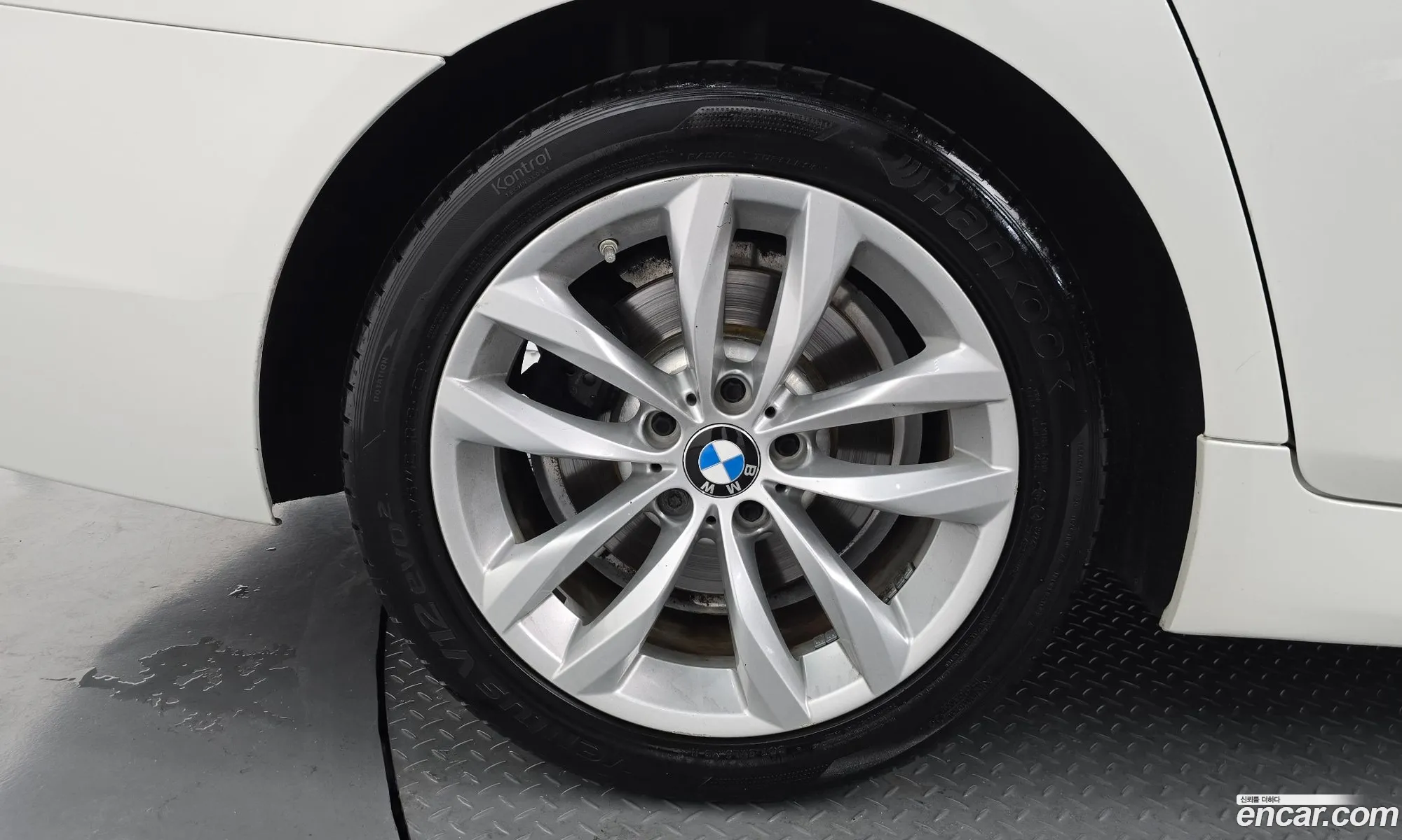 BMW 5 Series 2016 WBA5E5109GG072137 — 14