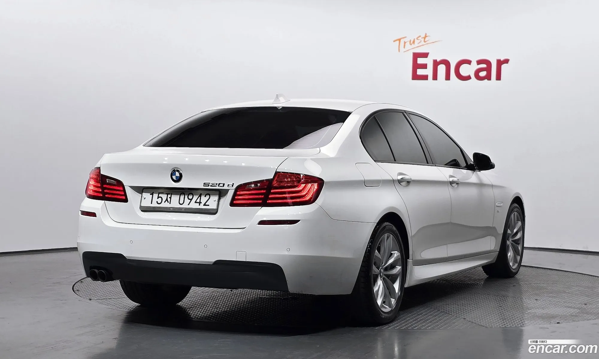 BMW 5 Series 2016 WBA5E5109GG072137 — 4