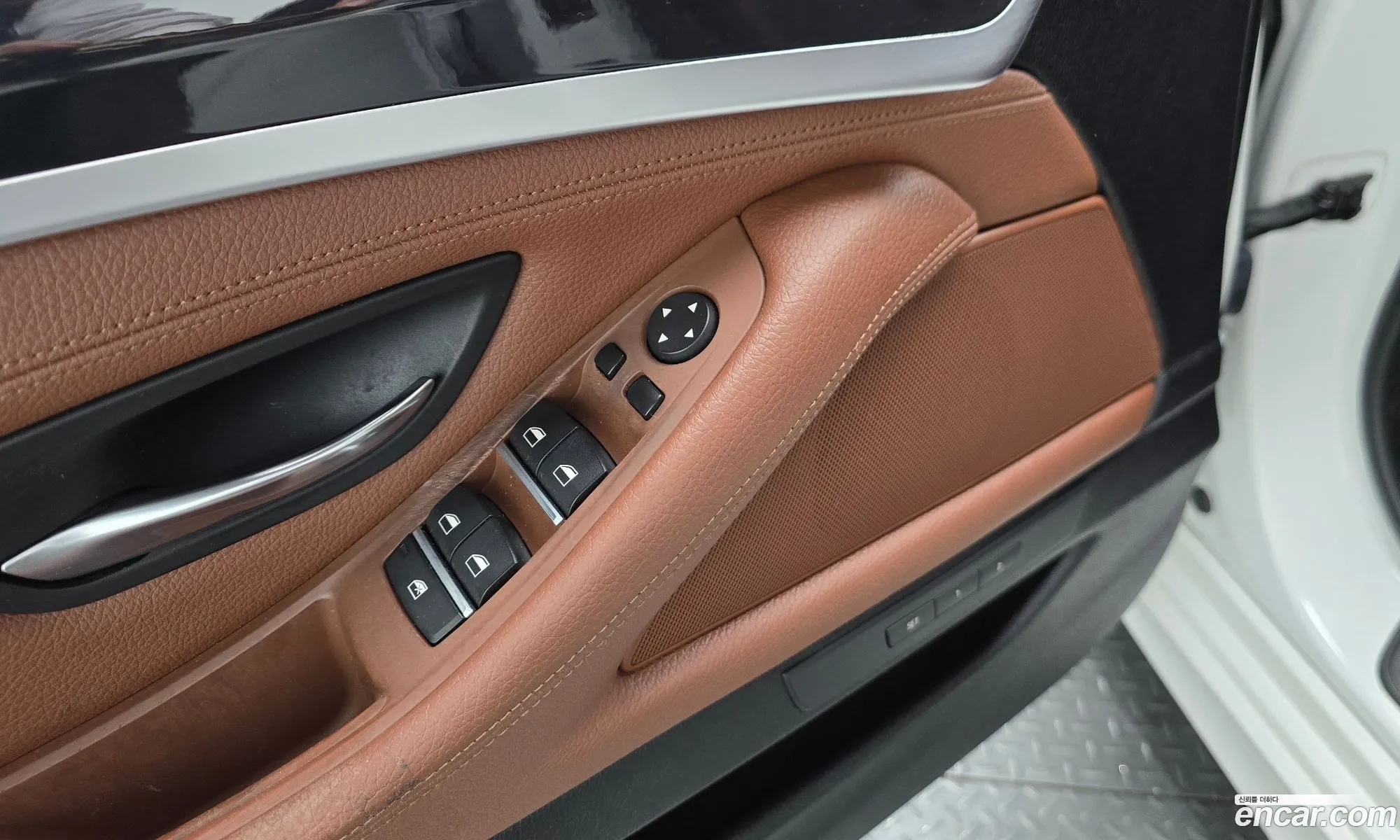 BMW 5 Series 2016 WBA5E5109GG072137 — 16