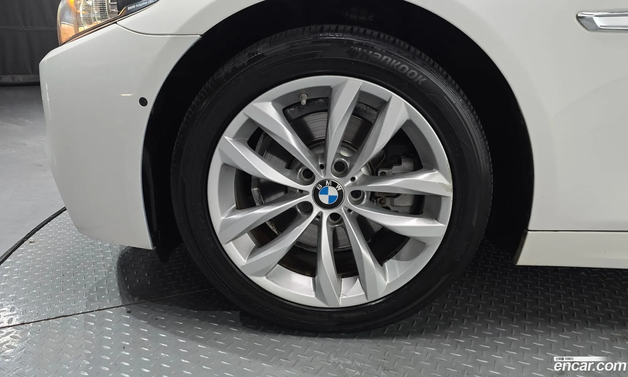 BMW 5 Series 2016 WBA5E5109GG072137 — 29