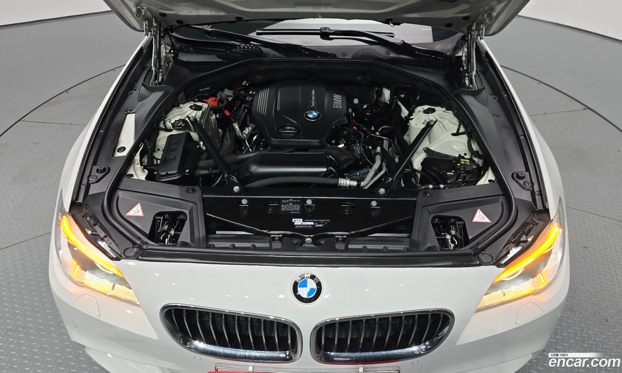 BMW 5 Series 2016 WBA5E5109GG072137 — 30
