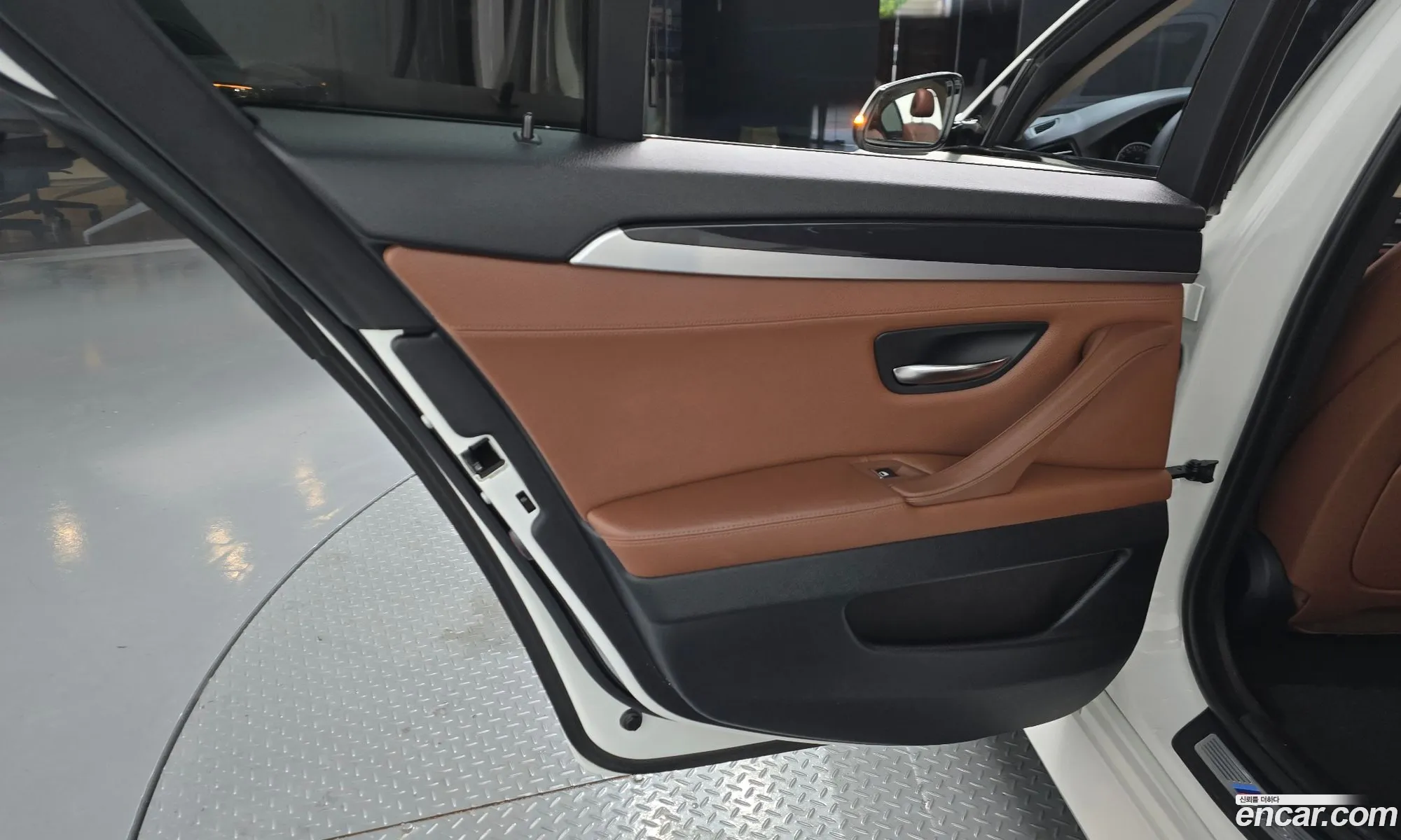 BMW 5 Series 2016 WBA5E5109GG072137 — 23