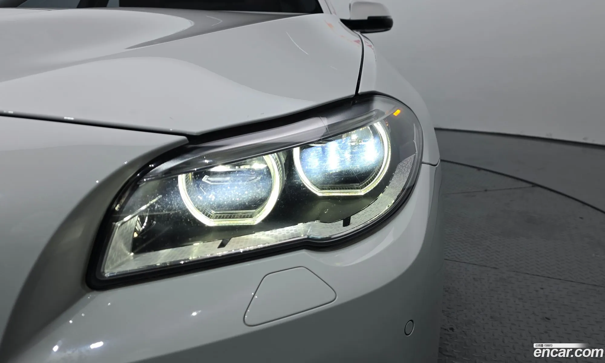 BMW 5 Series 2016 WBA5E5109GG072137 — 25