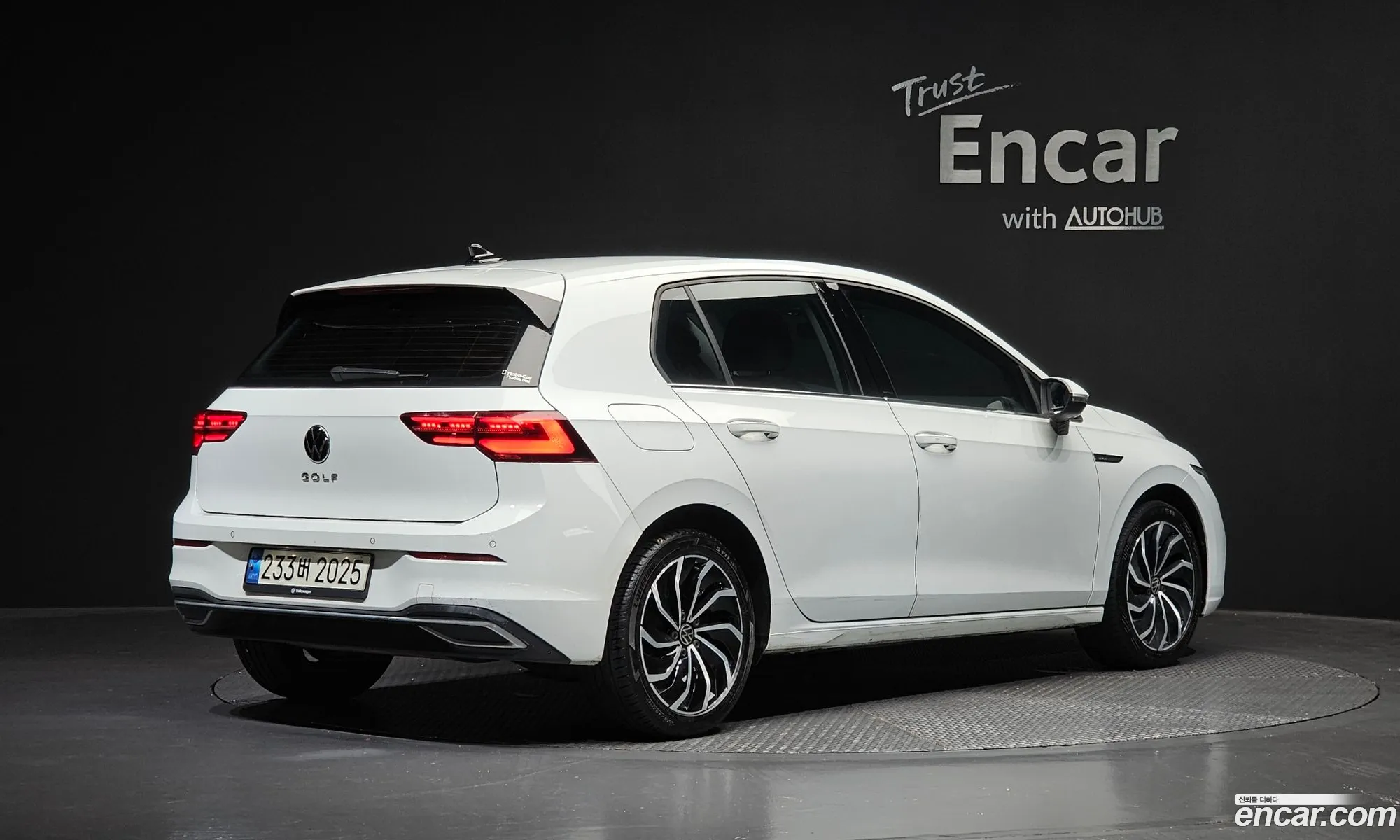 Volkswagen Golf 8th Gen 2022 — 2