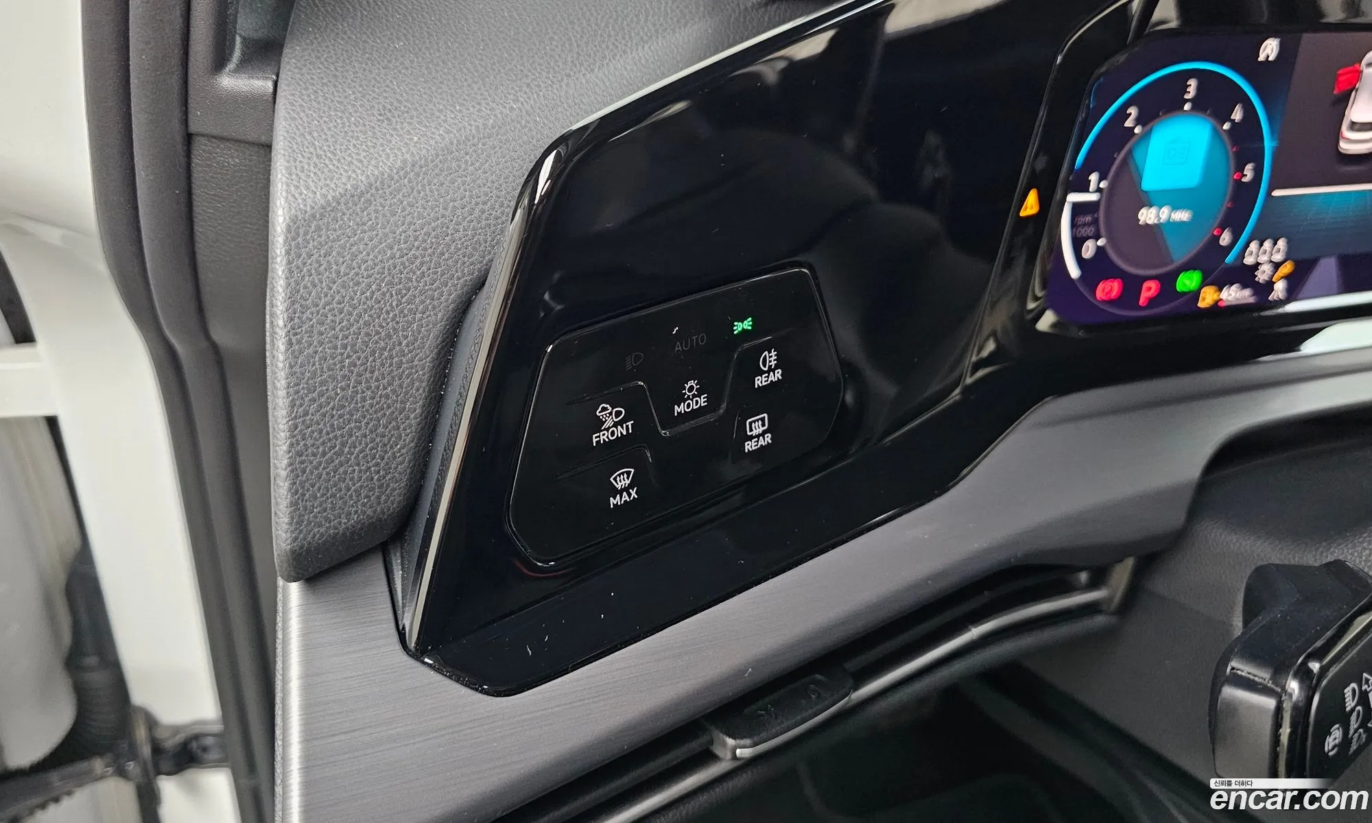 Volkswagen Golf 8th Gen 2022 — 13