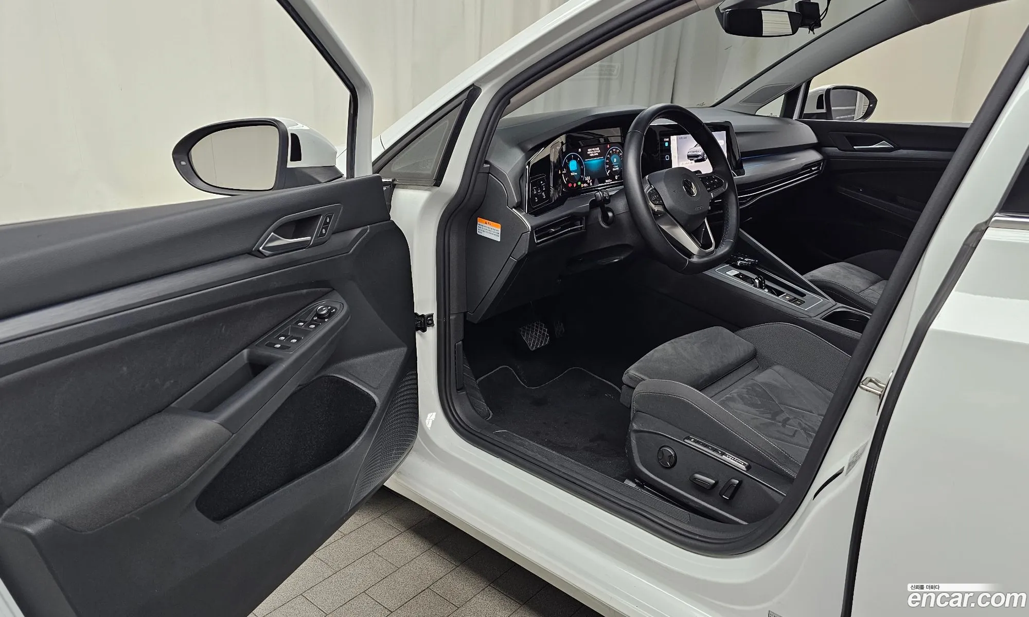 Volkswagen Golf 8th Gen 2022 — 19