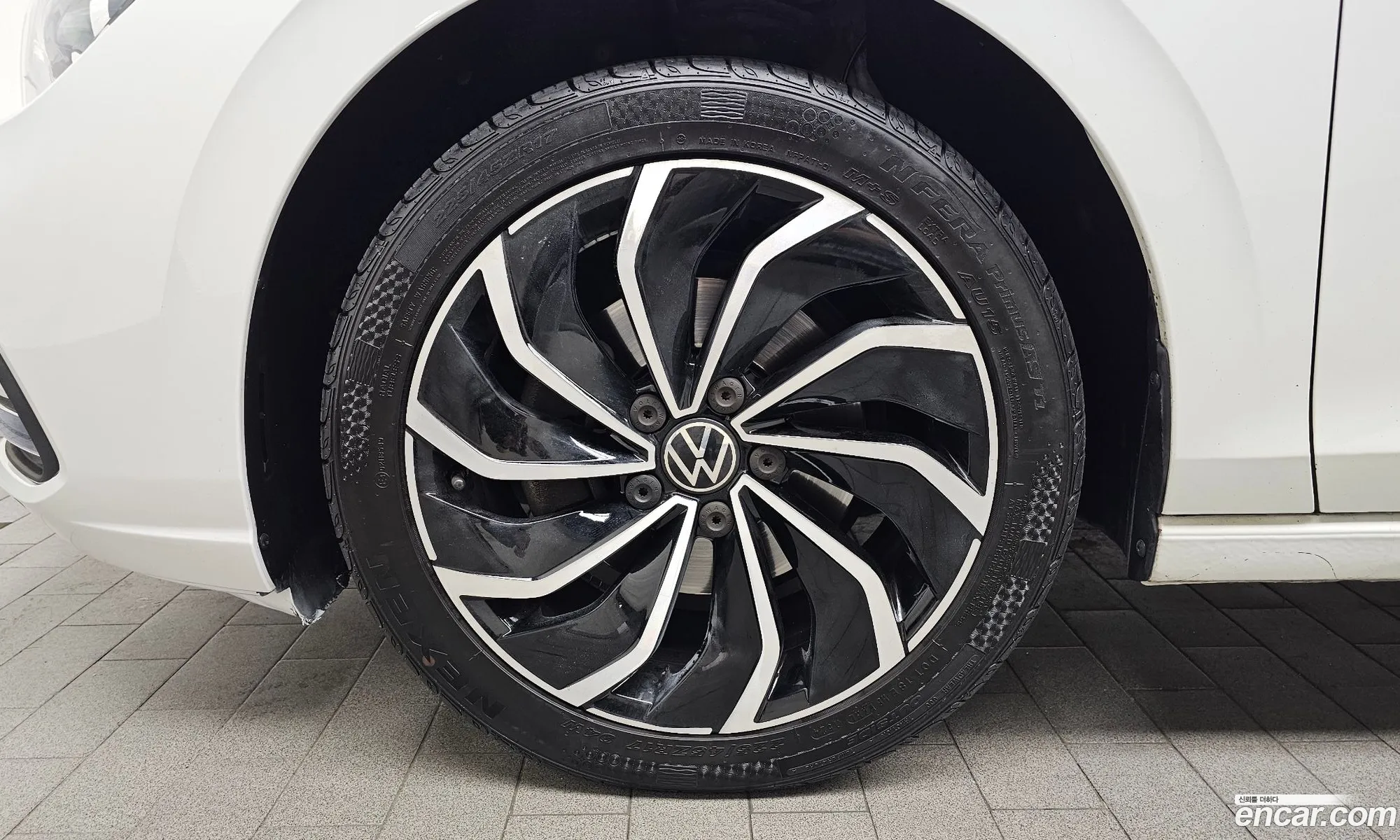 Volkswagen Golf 8th Gen 2022 — 14