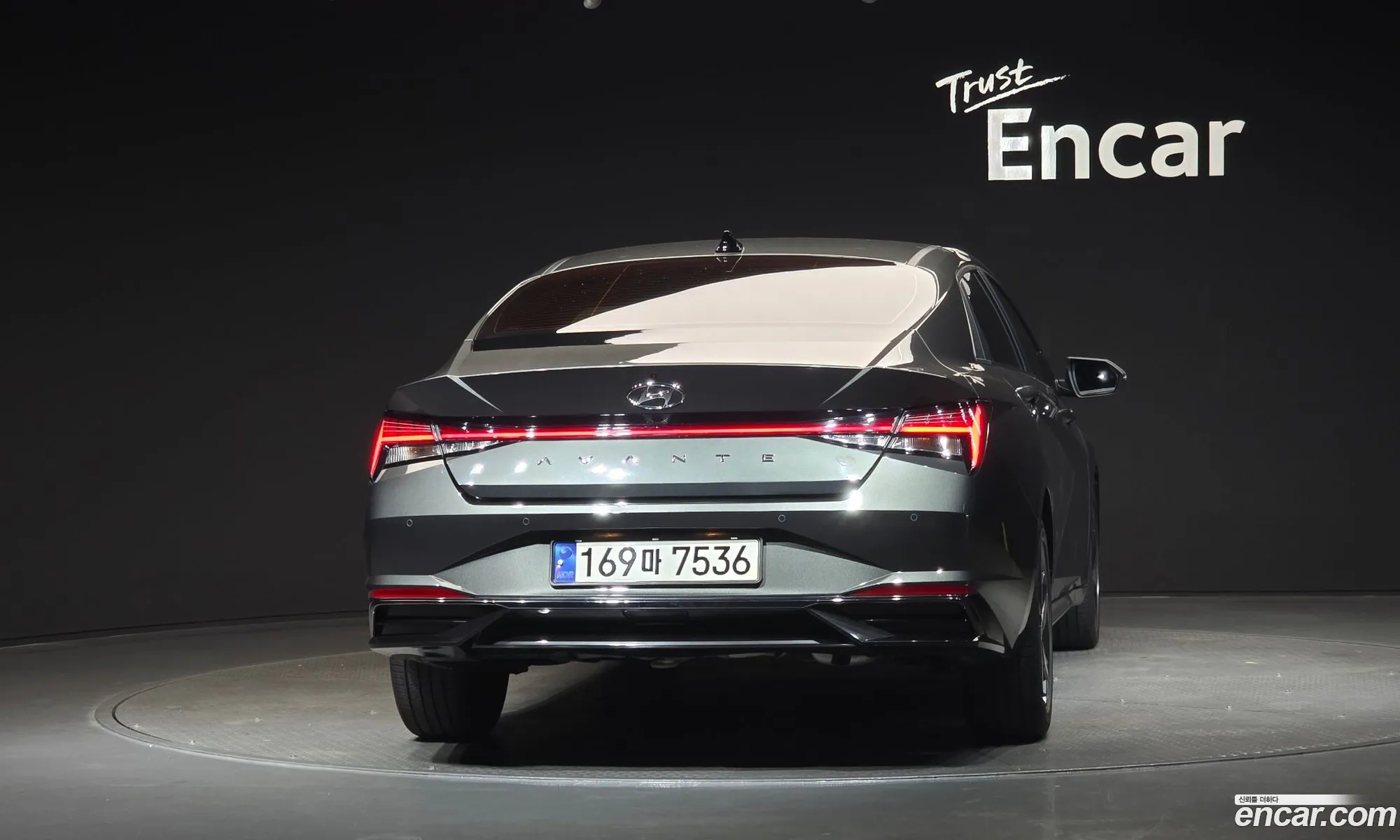 Hyundai Elantra 2021 — 2