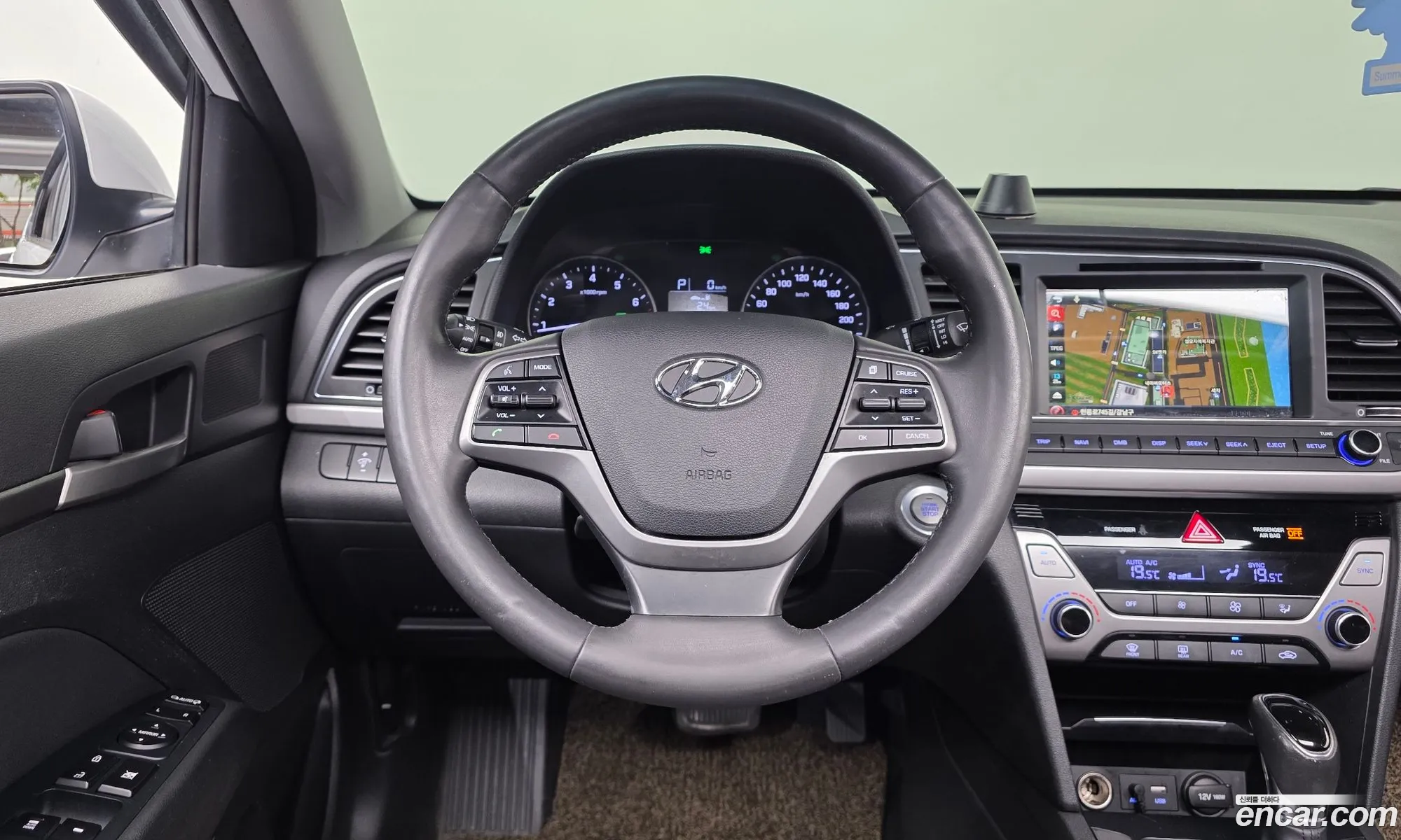 Hyundai Elantra AD 2015 — 9
