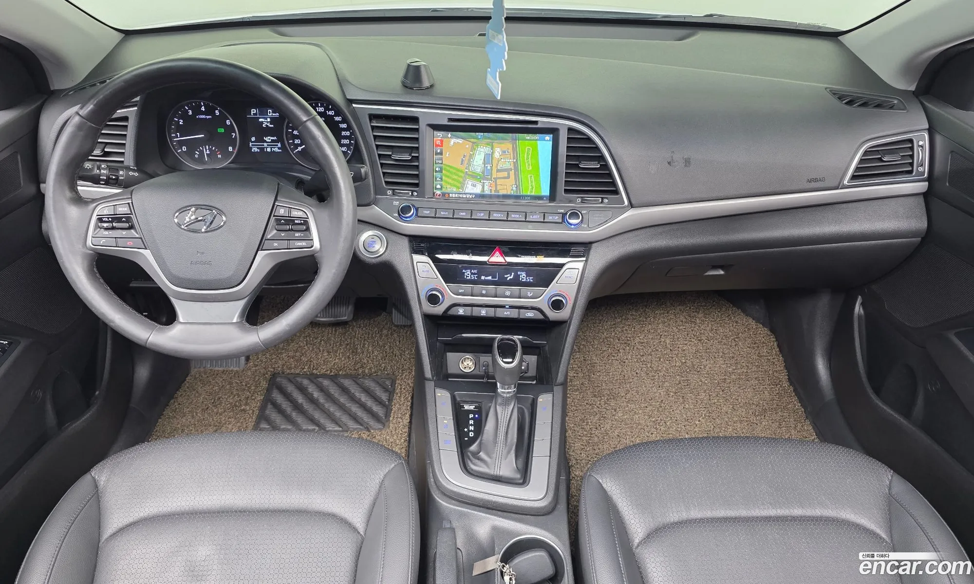 Hyundai Elantra AD 2015 — 15