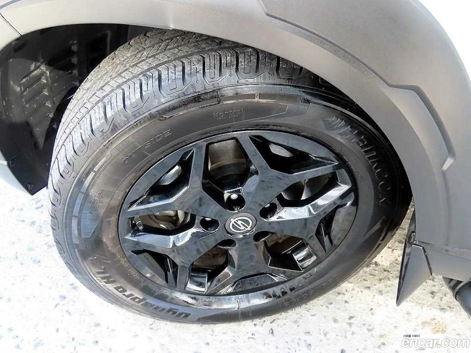KG Mobility (SsangYong) Rexton Sports Khan 2023 — 12