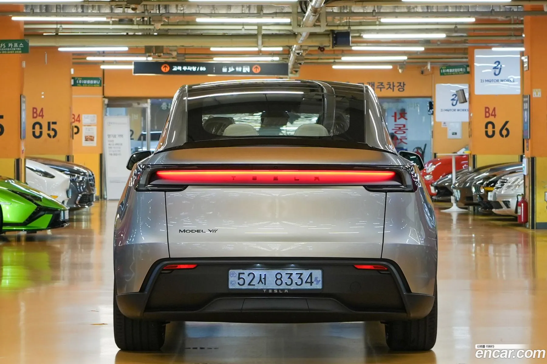 Tesla Model Y 2026 — 18