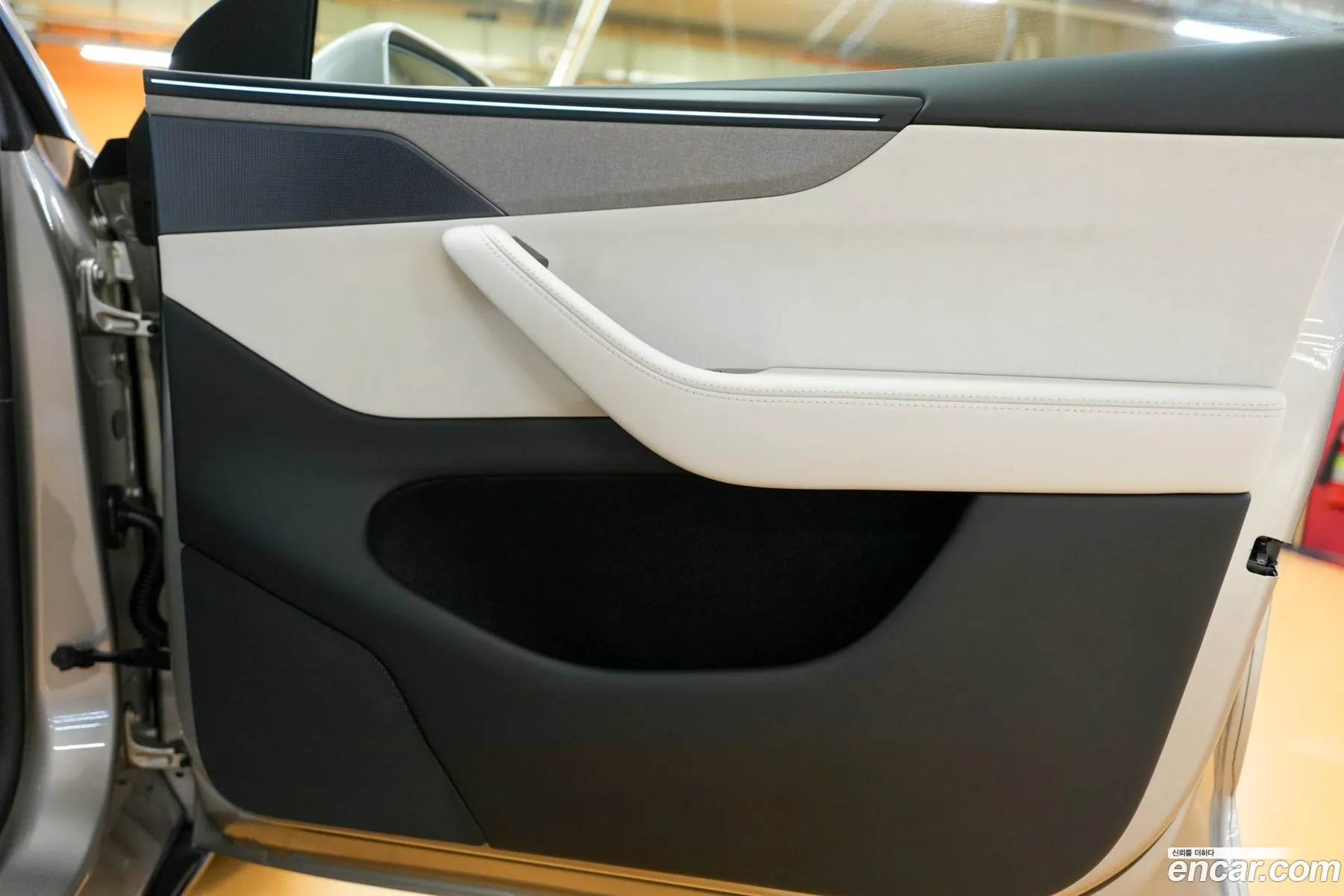 Tesla Model Y 2026 — 20