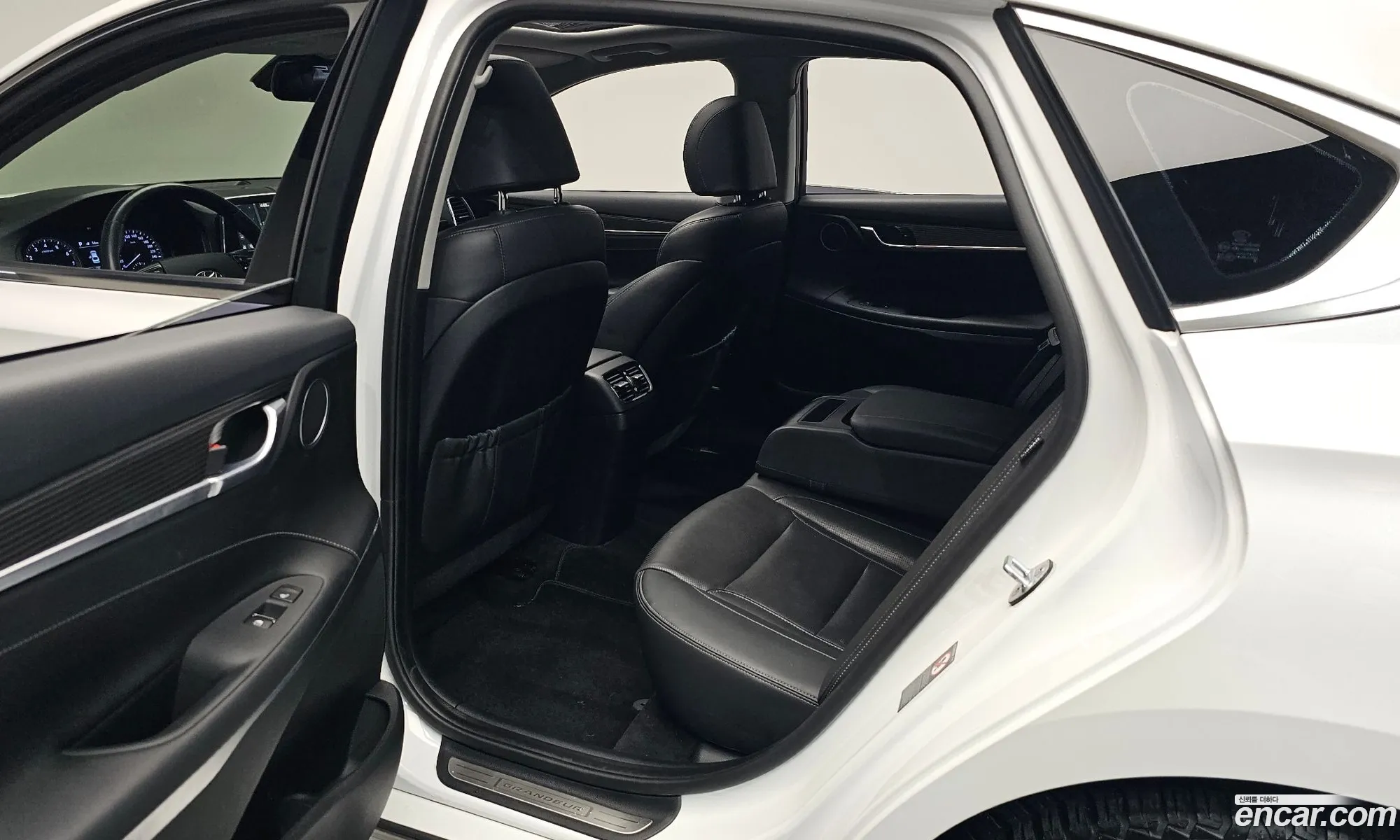 Hyundai Grandeur IG 2019 — 30