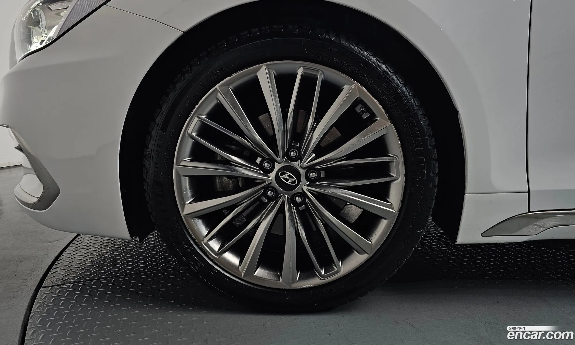 Hyundai Grandeur IG 2019 — 17