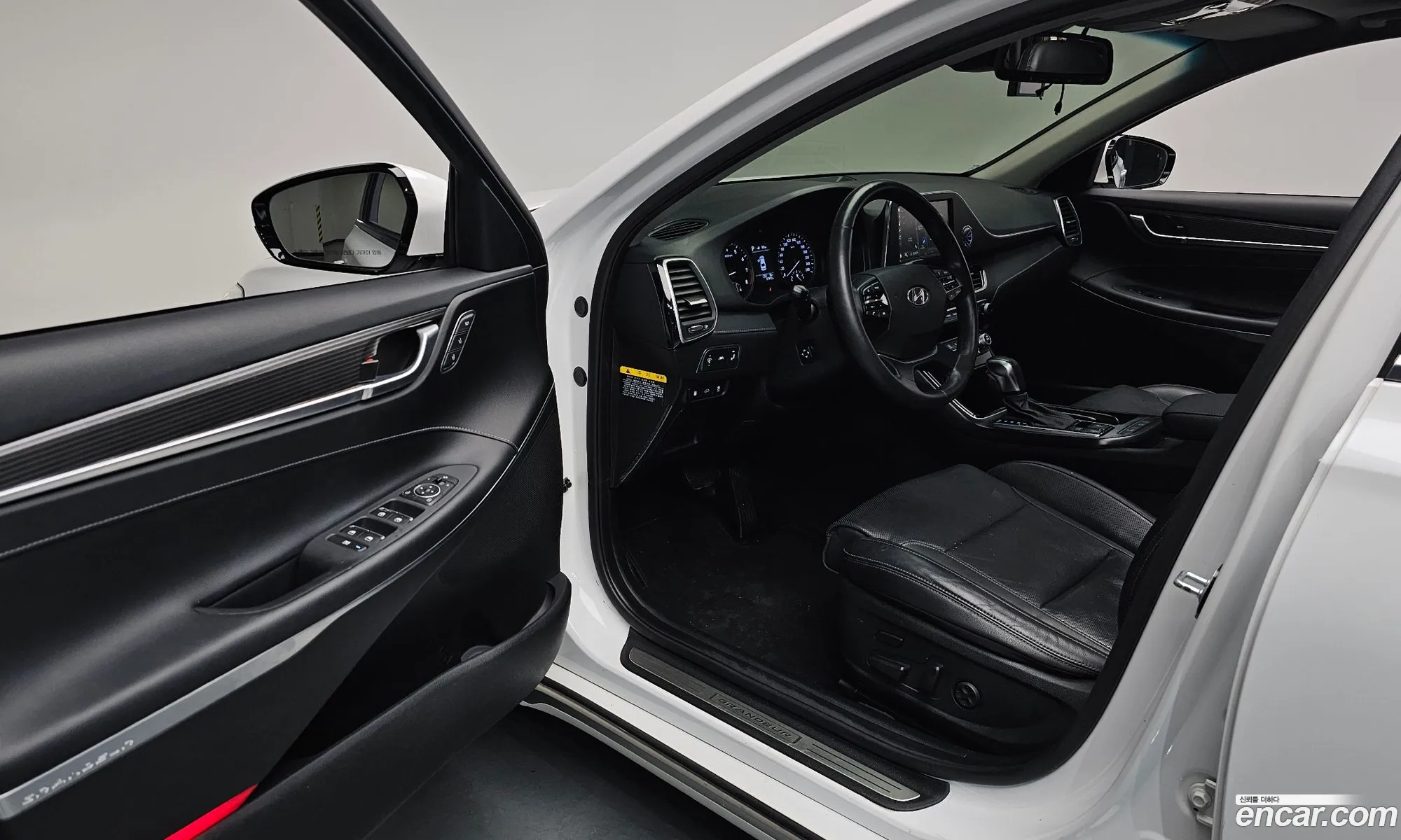 Hyundai Grandeur IG 2019 — 25