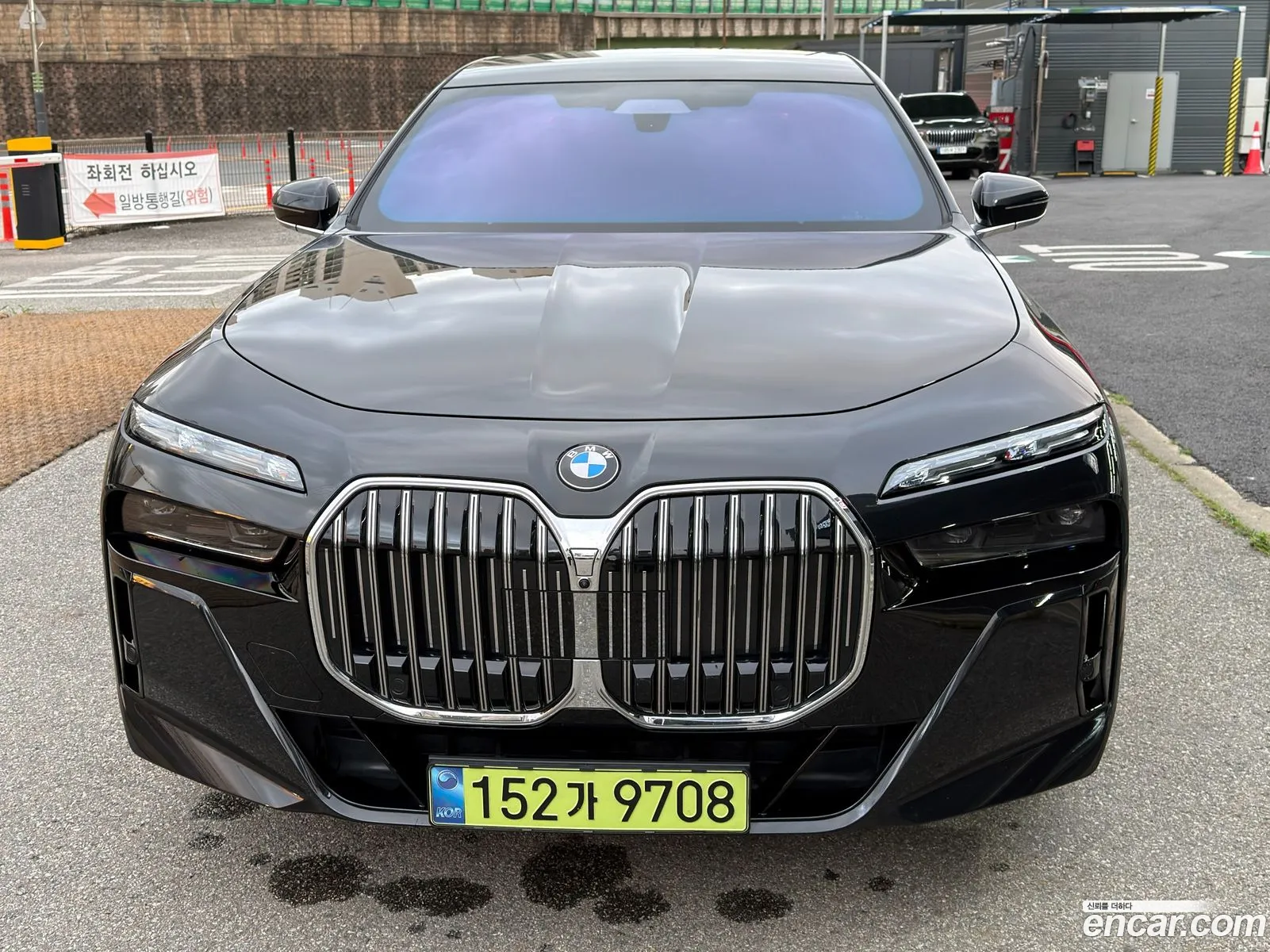 BMW 7 Series 2025 — 7