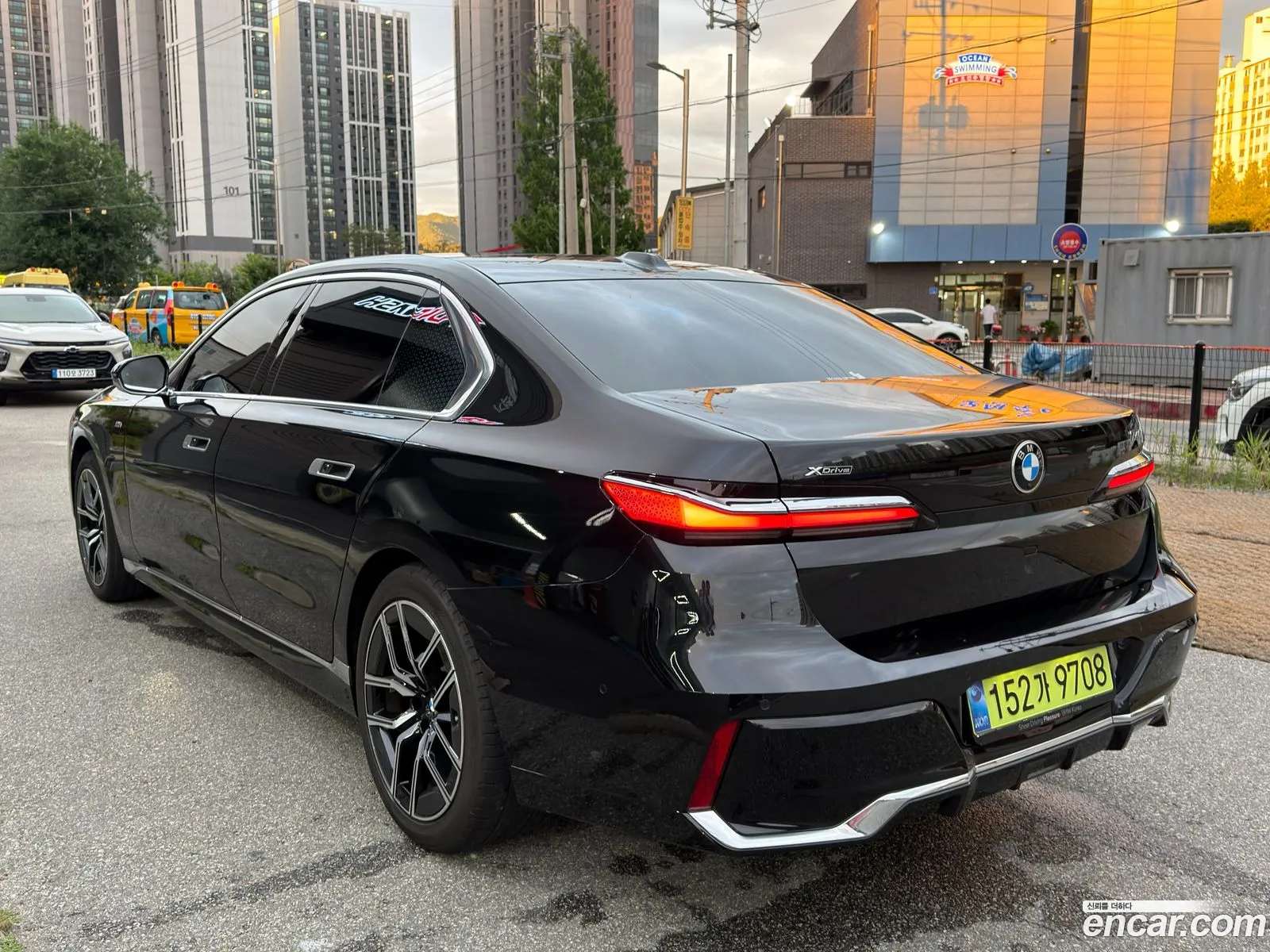 BMW 7 Series 2025 — 8